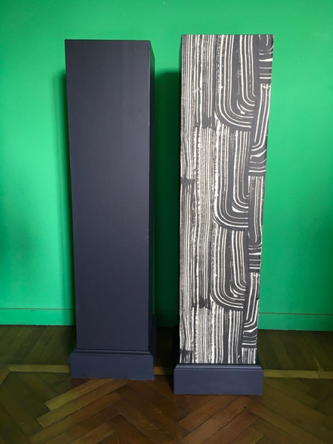 Pair of Wooden Columns in Black and White following  Kelly Wearstler  For Sale 2