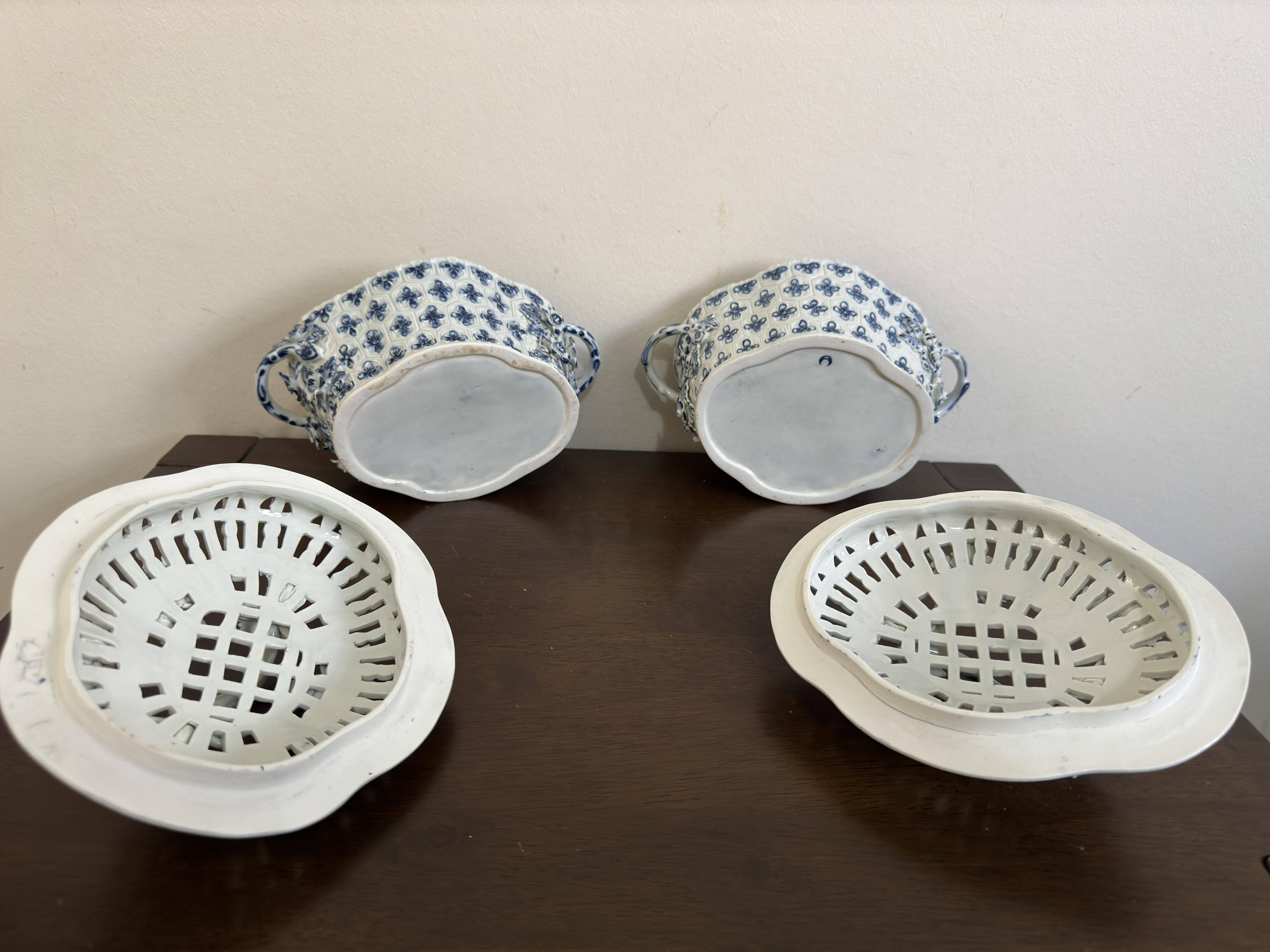 Pair Worcester Dr Wall Chestnut Baskets And Lids For Sale 7