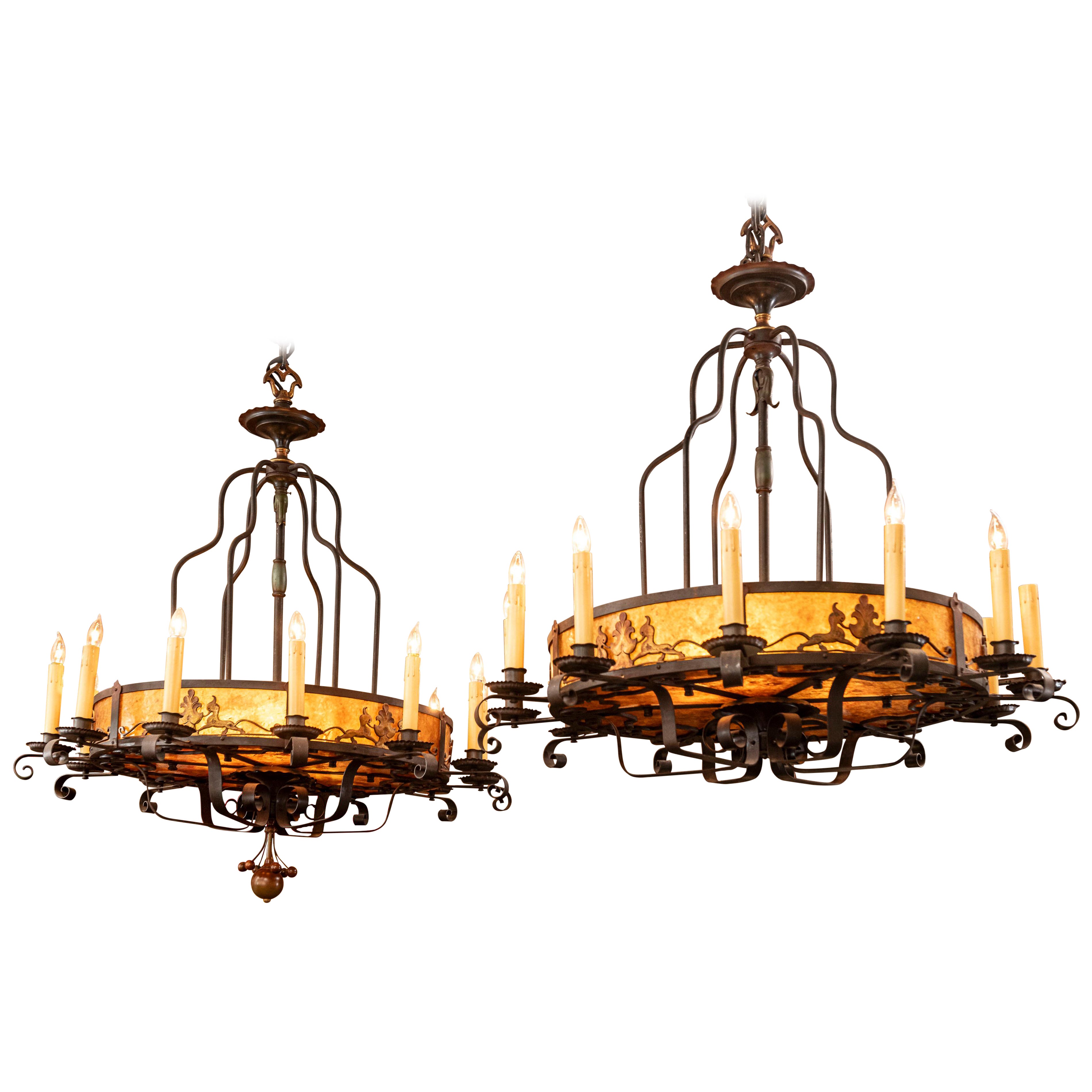 Paire de lustres en fer forgé et mica de style espagnol, 18 lumières à l'intérieur et à l'extérieur en vente