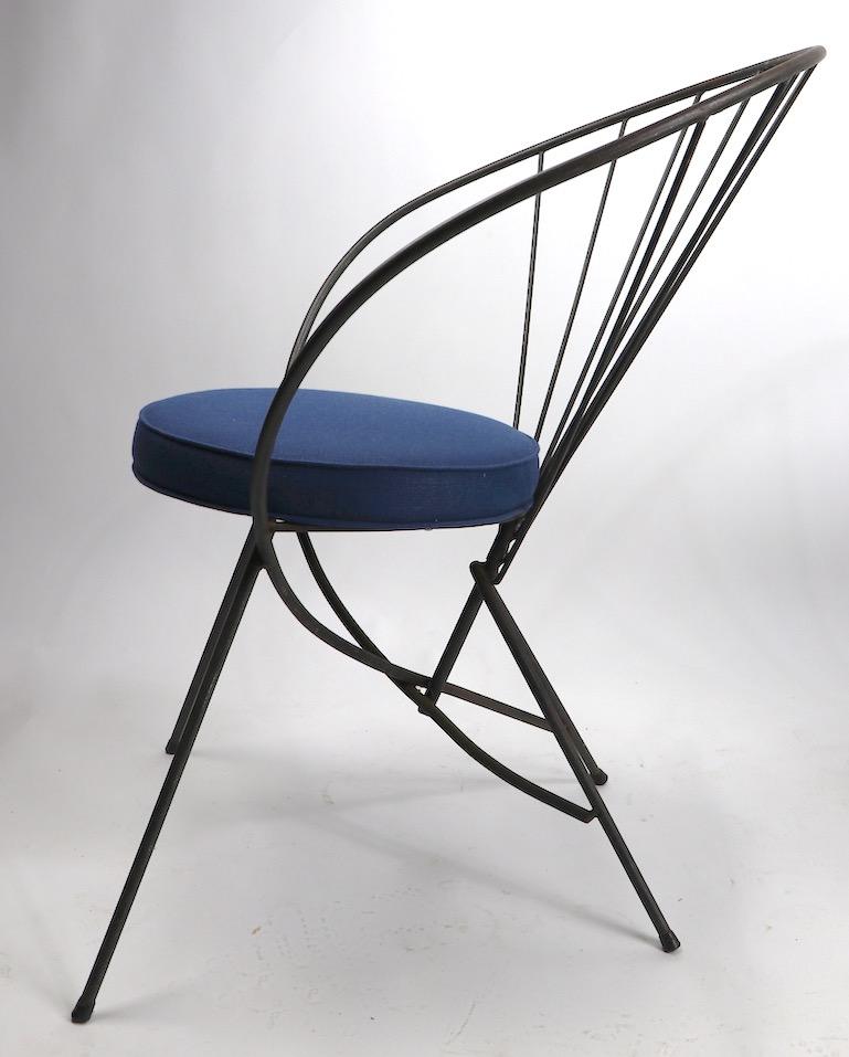 20ième siècle Paire de chaises en fer forgé d'après Tony Paul en vente
