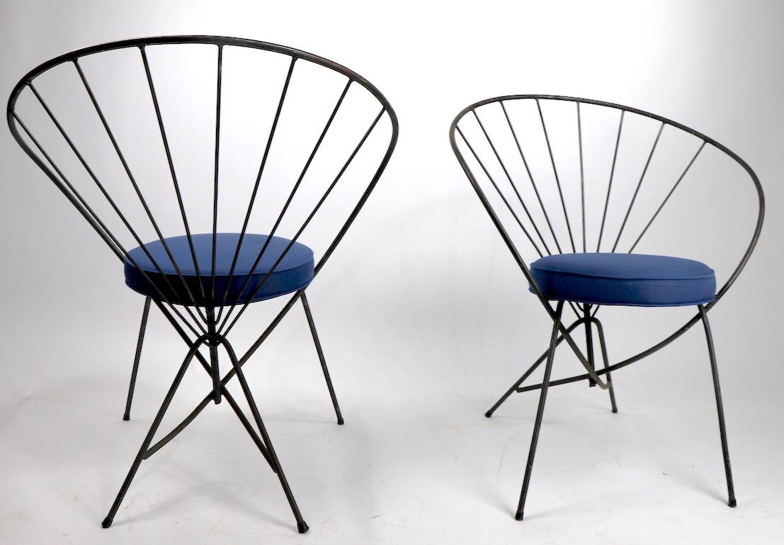 Tissu d'ameublement Paire de chaises en fer forgé d'après Tony Paul en vente