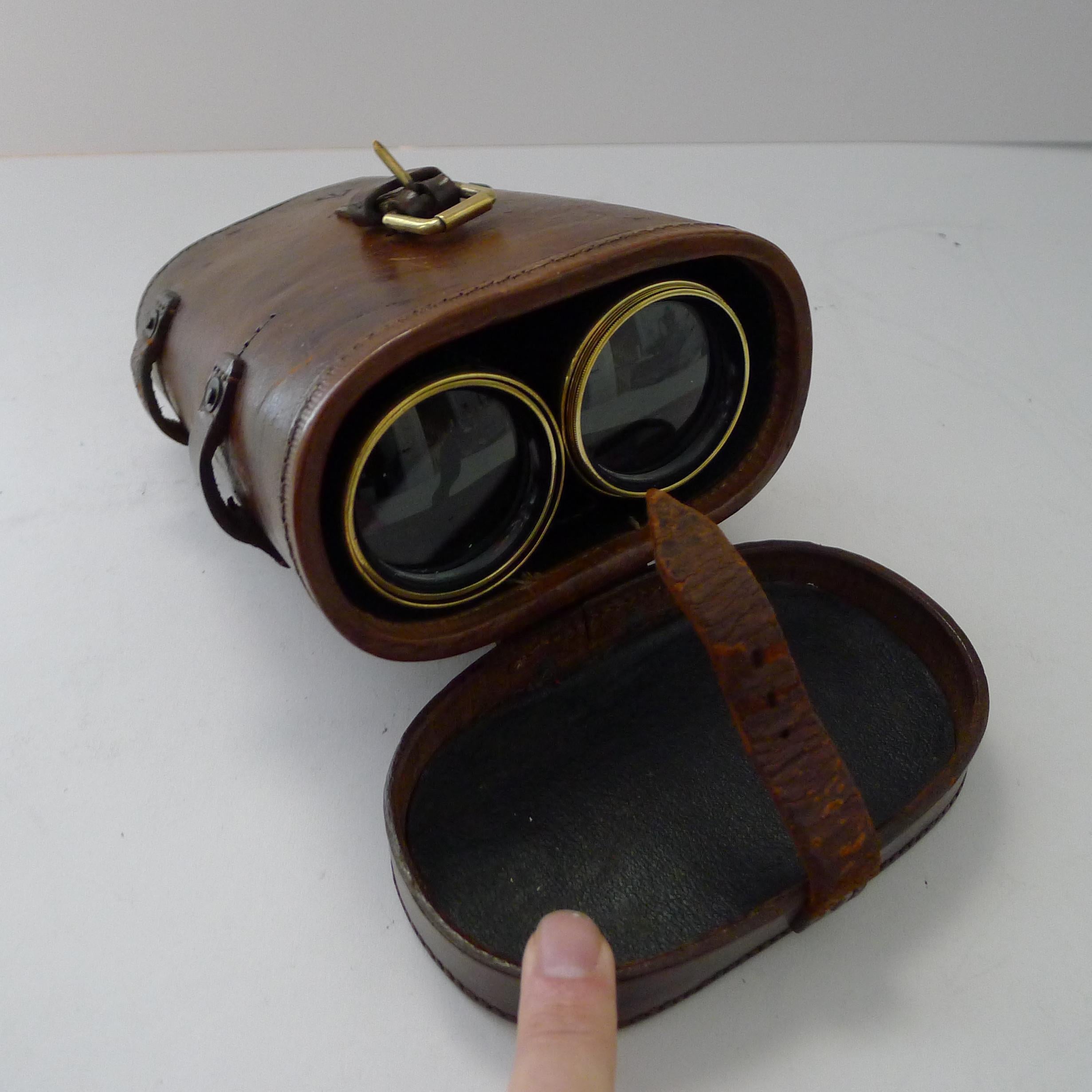 A fabulous pair of World War 1 British Officers Military binoculars made in France, the bridge engraved M G (Ministere de la Guerre) created for the British Military for use during World War 1 in 1916.

This pair is made by the famous French maker,