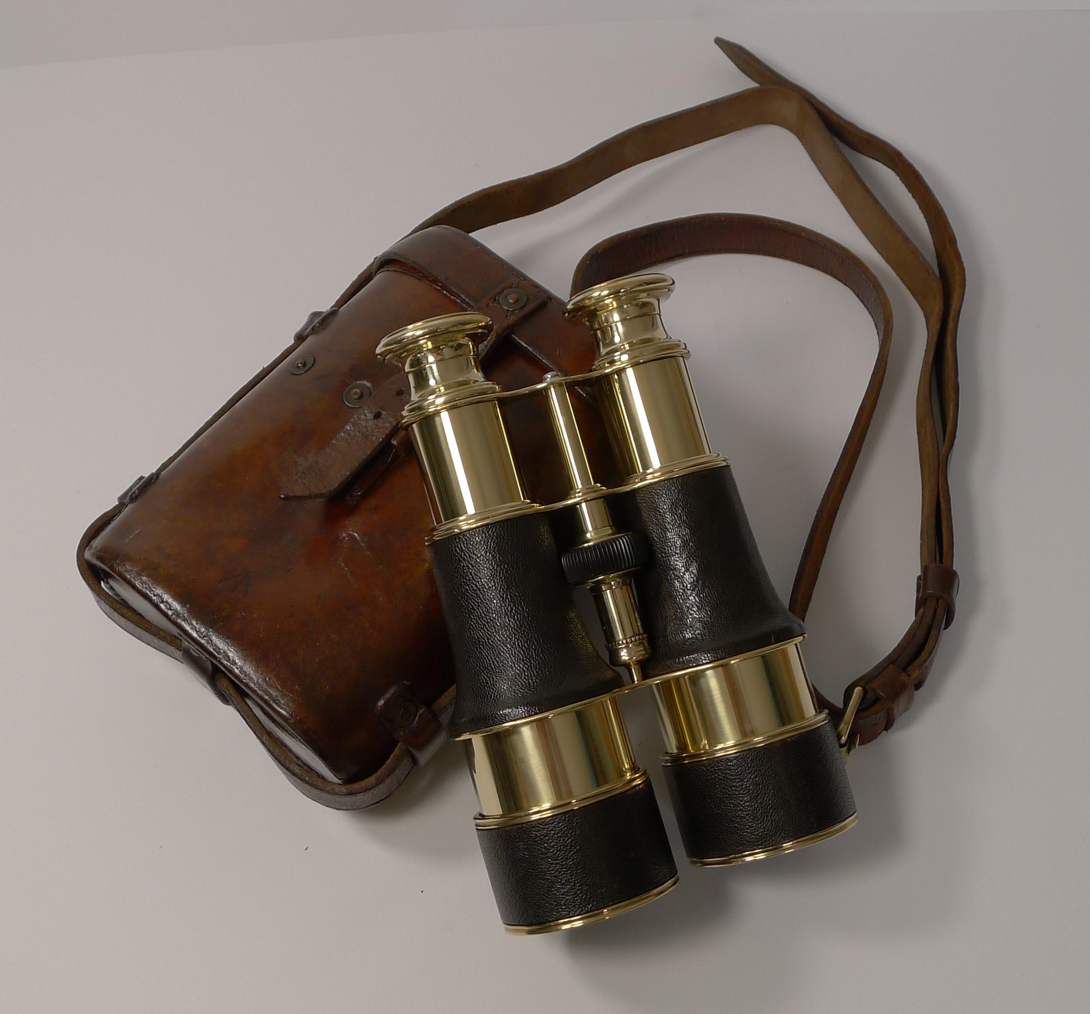 Pair of WW1 Binoculars and Case, British Officer's Issue, 1917, LeMaire, Paris 4