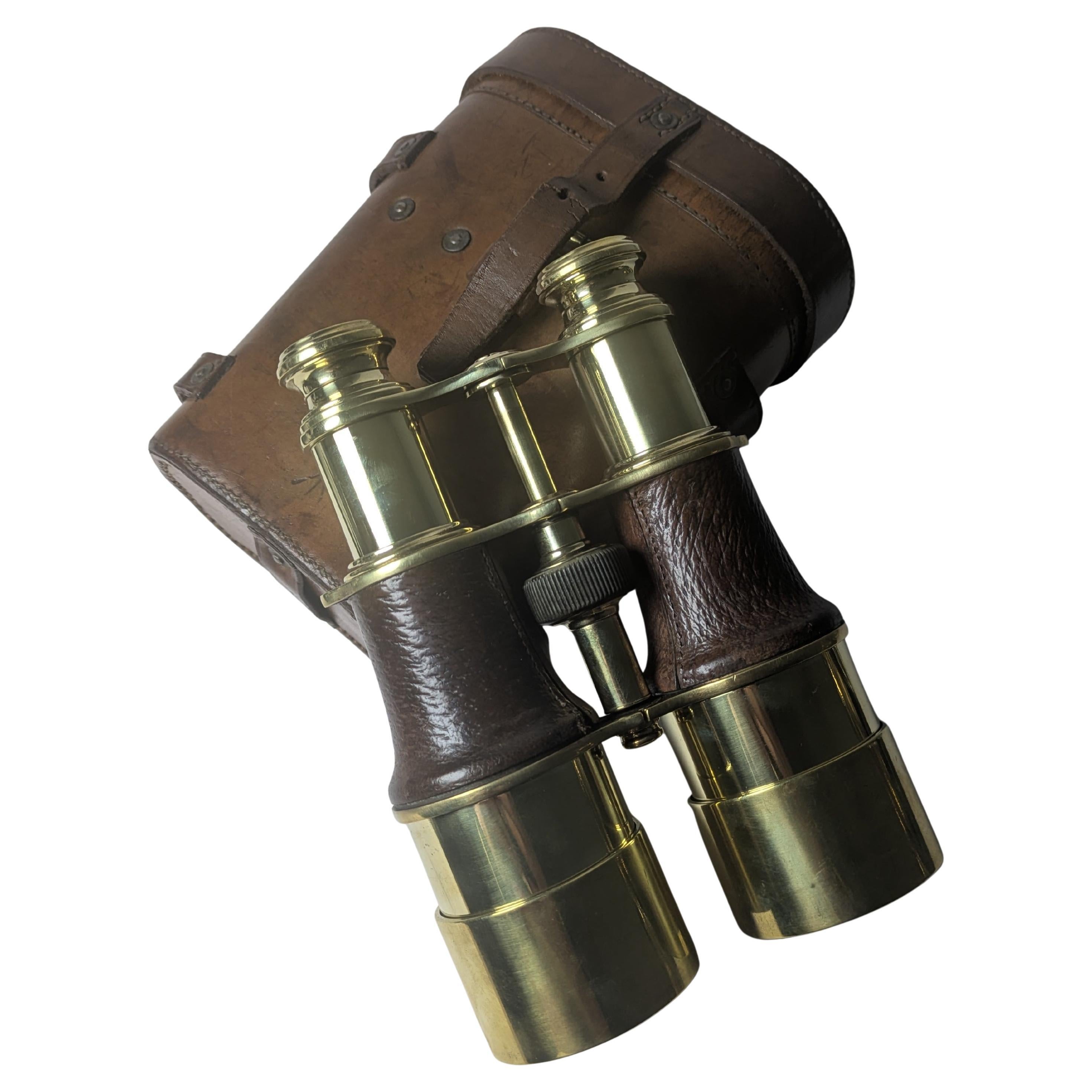 Paire de jumelles et étui de la Première Guerre mondiale, pour les officiers britanniques - A Tubeuf, Paris c.1917 en vente