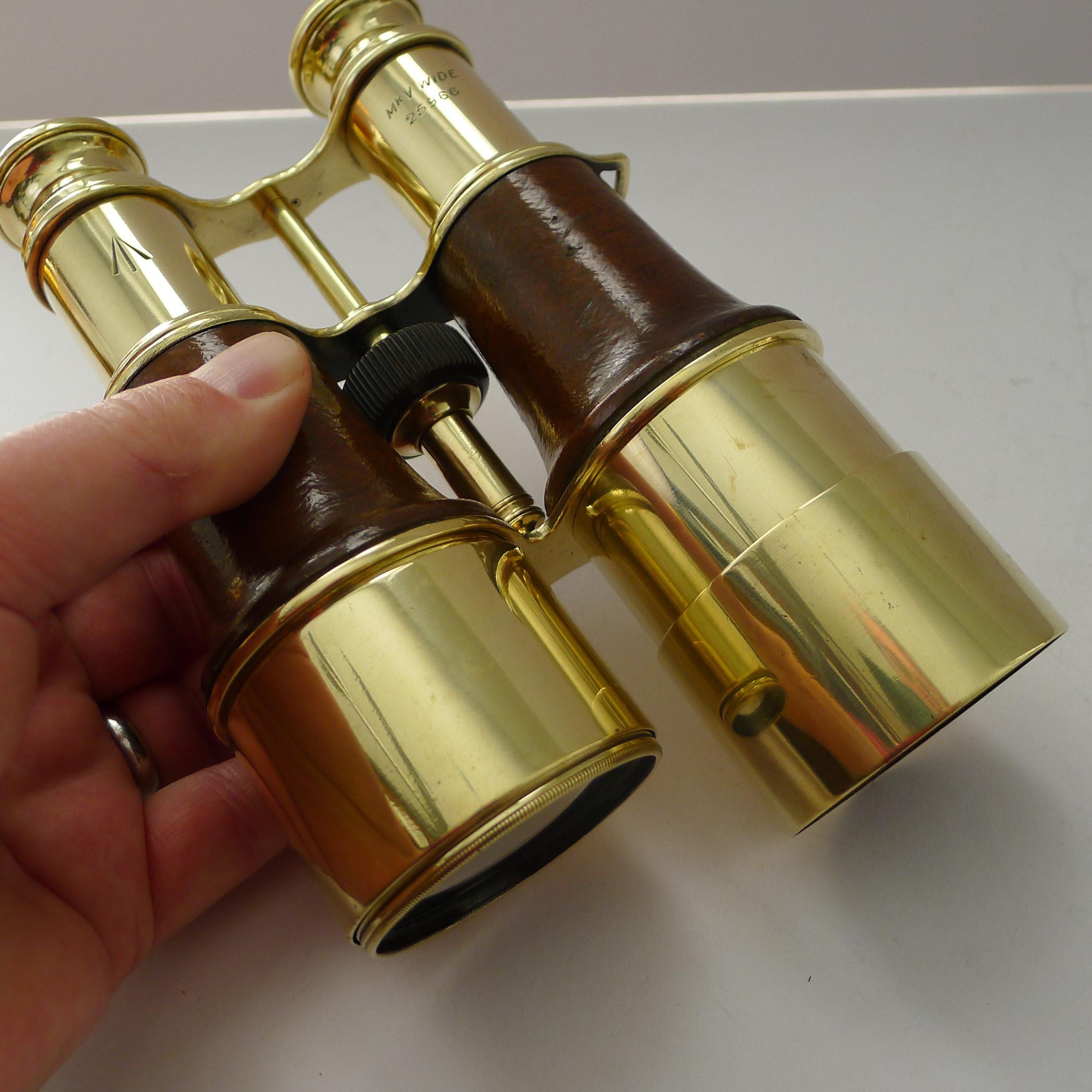 Paire de jumelles et étui de la Première Guerre mondiale, pour officier britannique - A Tubeuf, Paris en vente 6