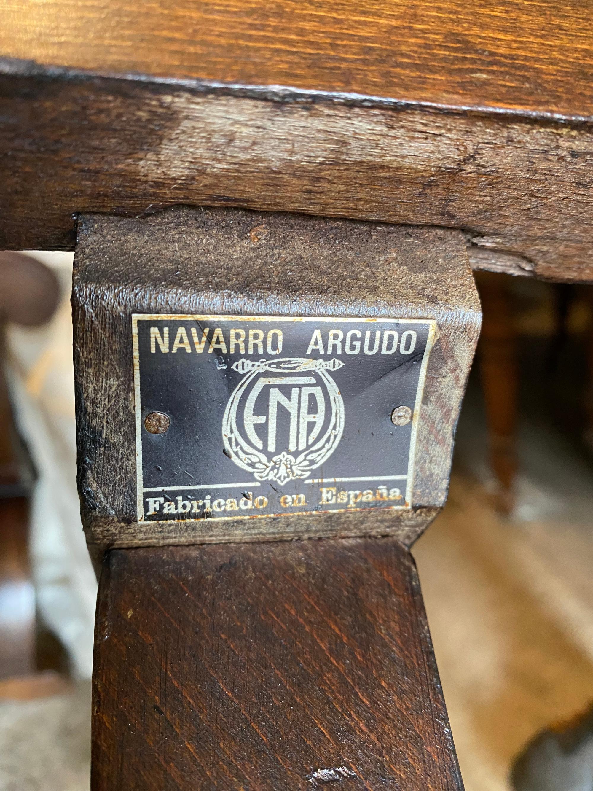 Coppia di sedie da trono con struttura a X in stile Dagobert di Navarro Argudo in Oak 6