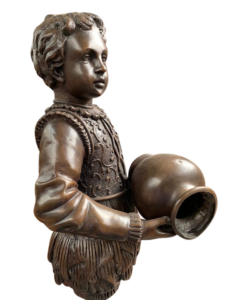 European Pair of Extra Large Bronze Elizabethan Page Boy Fountains Statues, 20th Century For Sale