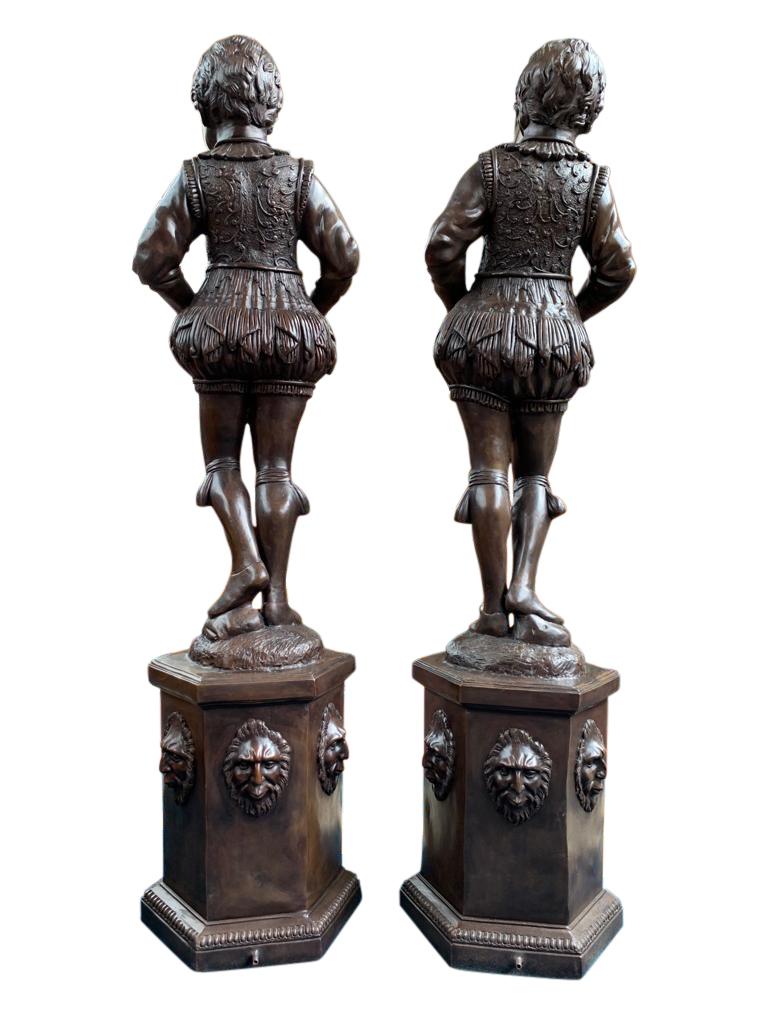 Pair of Extra Large Bronze Elizabethan Page Boy Fountains Statues, 20th Century For Sale 5