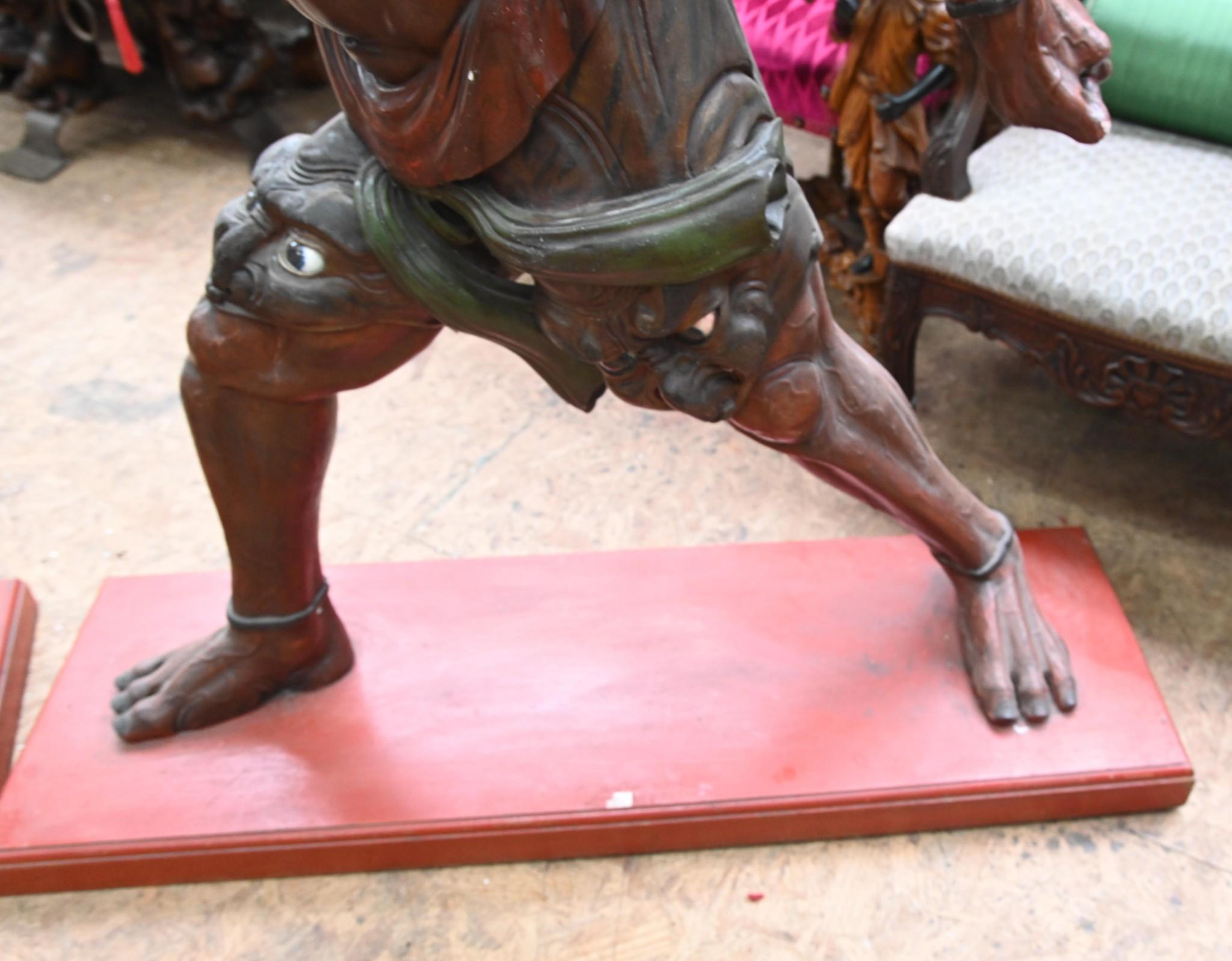 Paire de sculptures japonaises Meiji Oni représentant des démons en vente 5