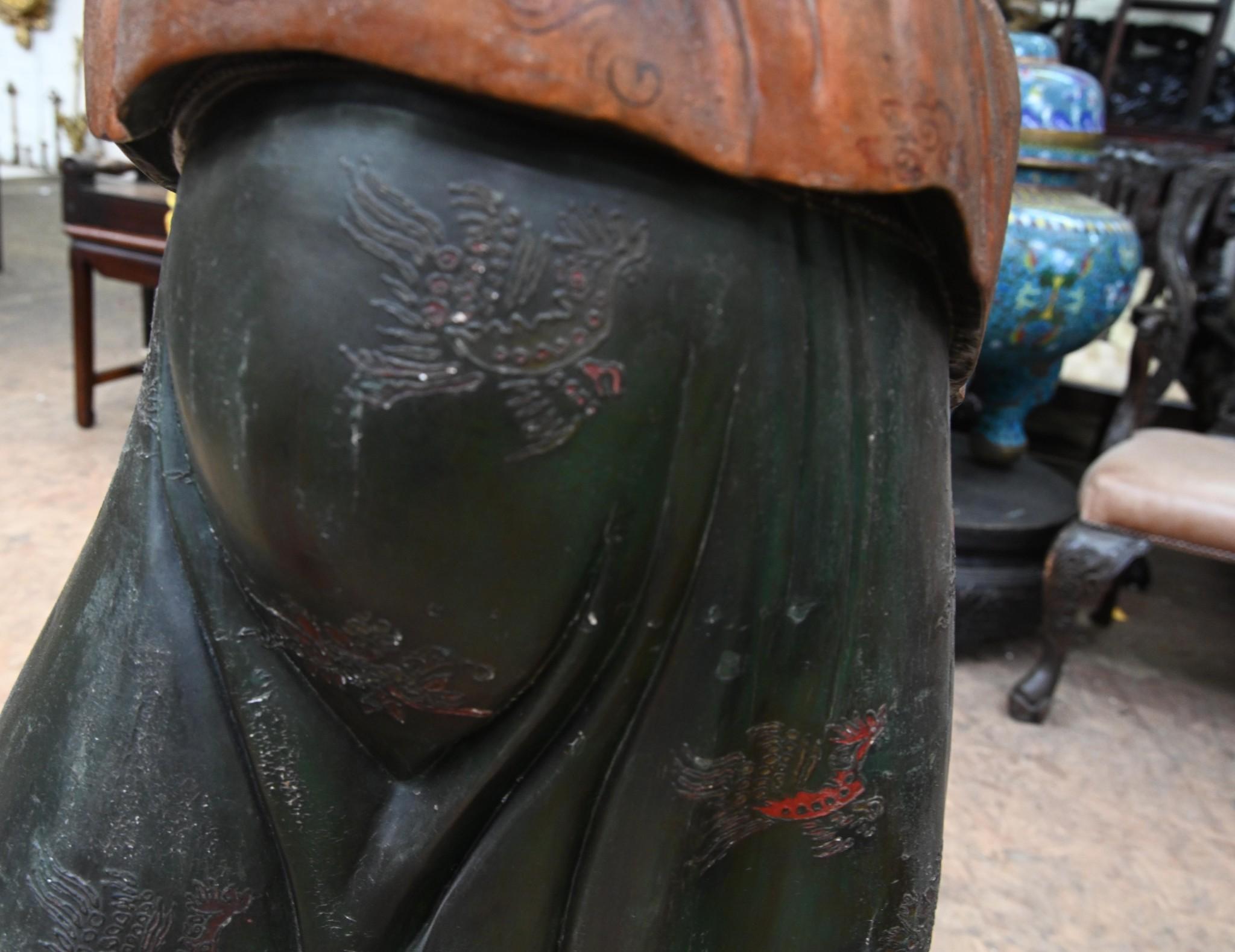 Paire de sculptures japonaises Meiji Oni représentant des démons en vente 10