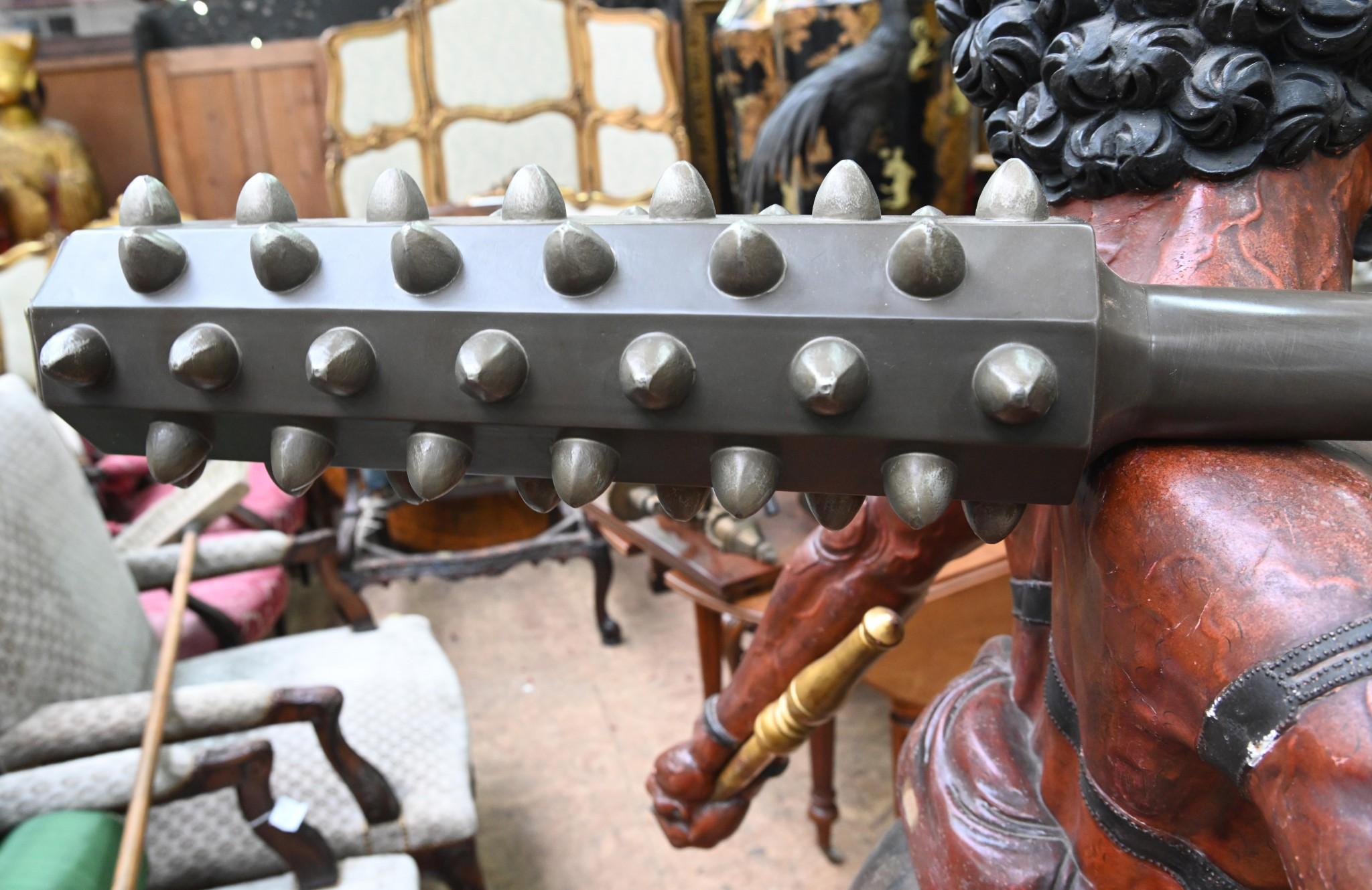 Vous regardez une paire étonnante de figurines japonaises oni géantes 
Avec une taille de plus d'un mètre cinquante (162), ces deux diables sont imposants.
Paire de statues japonaises absolument uniques et de qualité muséale
Ces objets de collection