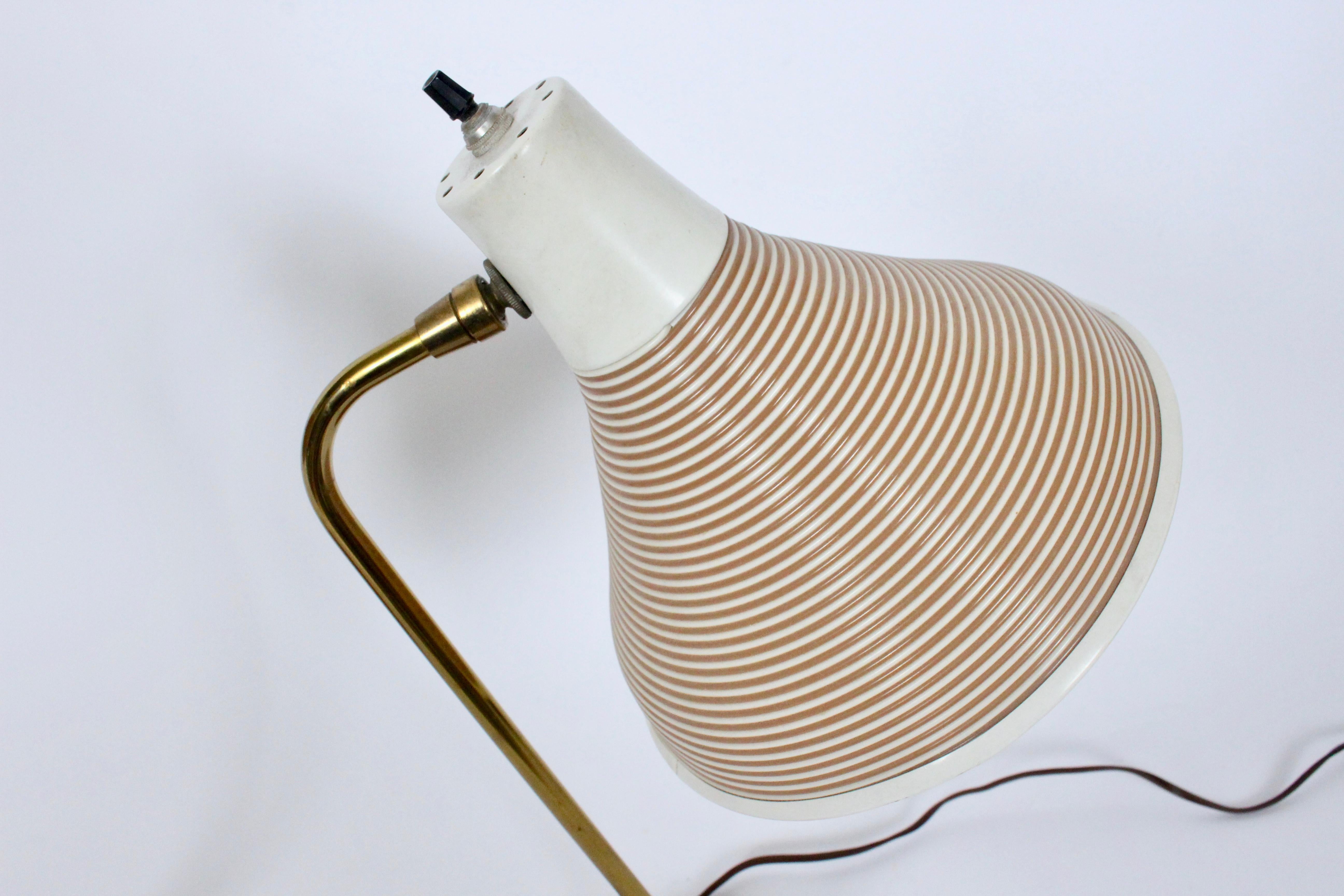 Paire de lampes de bureau Yasha Heifetz réglables en érable avec abat-jour rotatif beige, années 1950 en vente 1