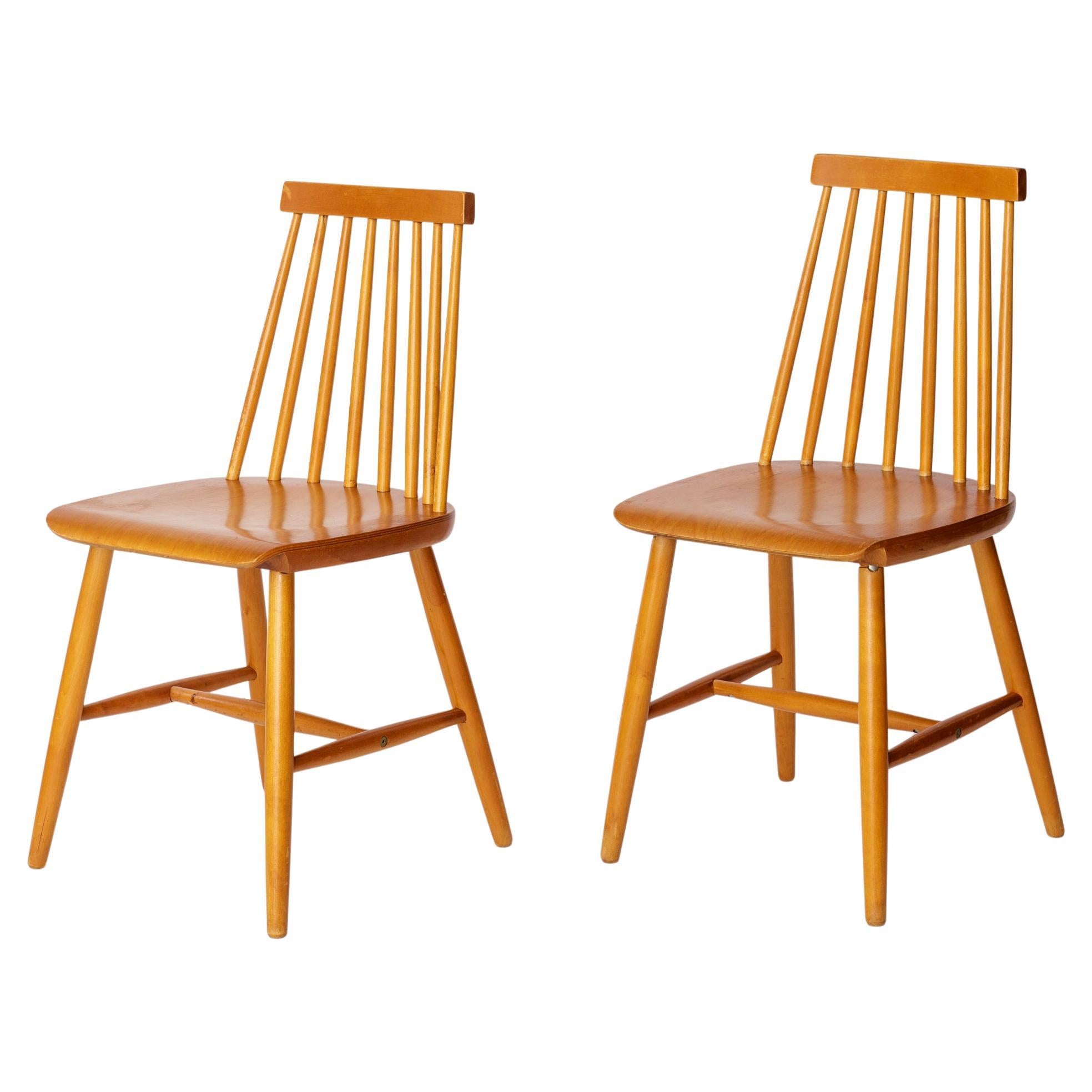 Pair Yngve Ekström "Pinocchio" Dining Chairs – Swedish Beechwood, 1960s Vintage en venta