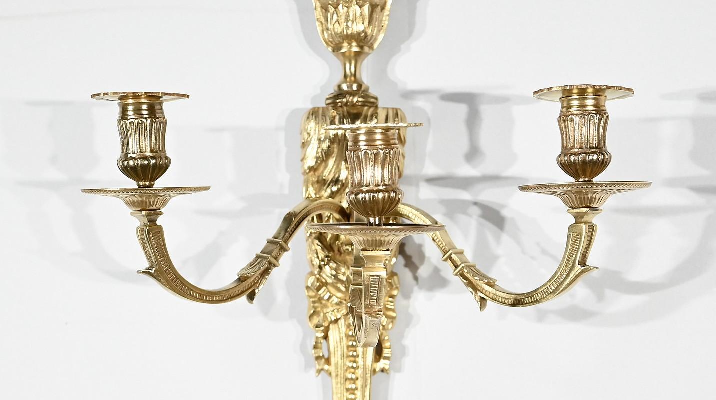 XIXe siècle Paire d'appliques en bronze doré, style Louis XVI - milieu du 19e siècle en vente