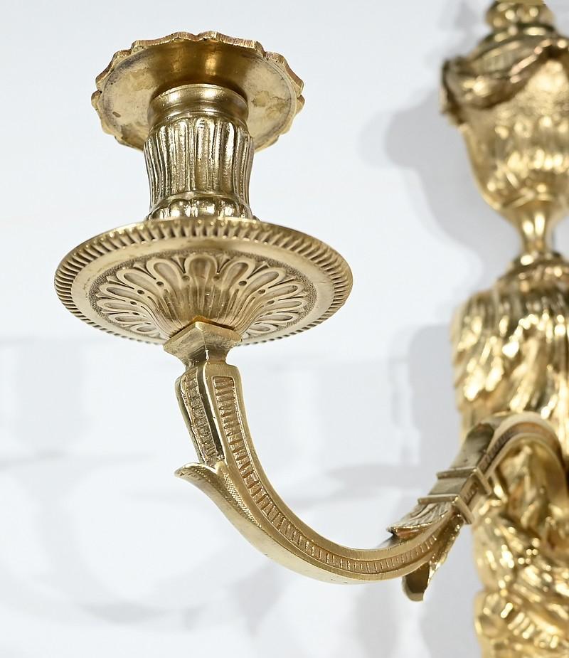 Paire d'appliques en bronze doré, style Louis XVI - milieu du 19e siècle en vente 1