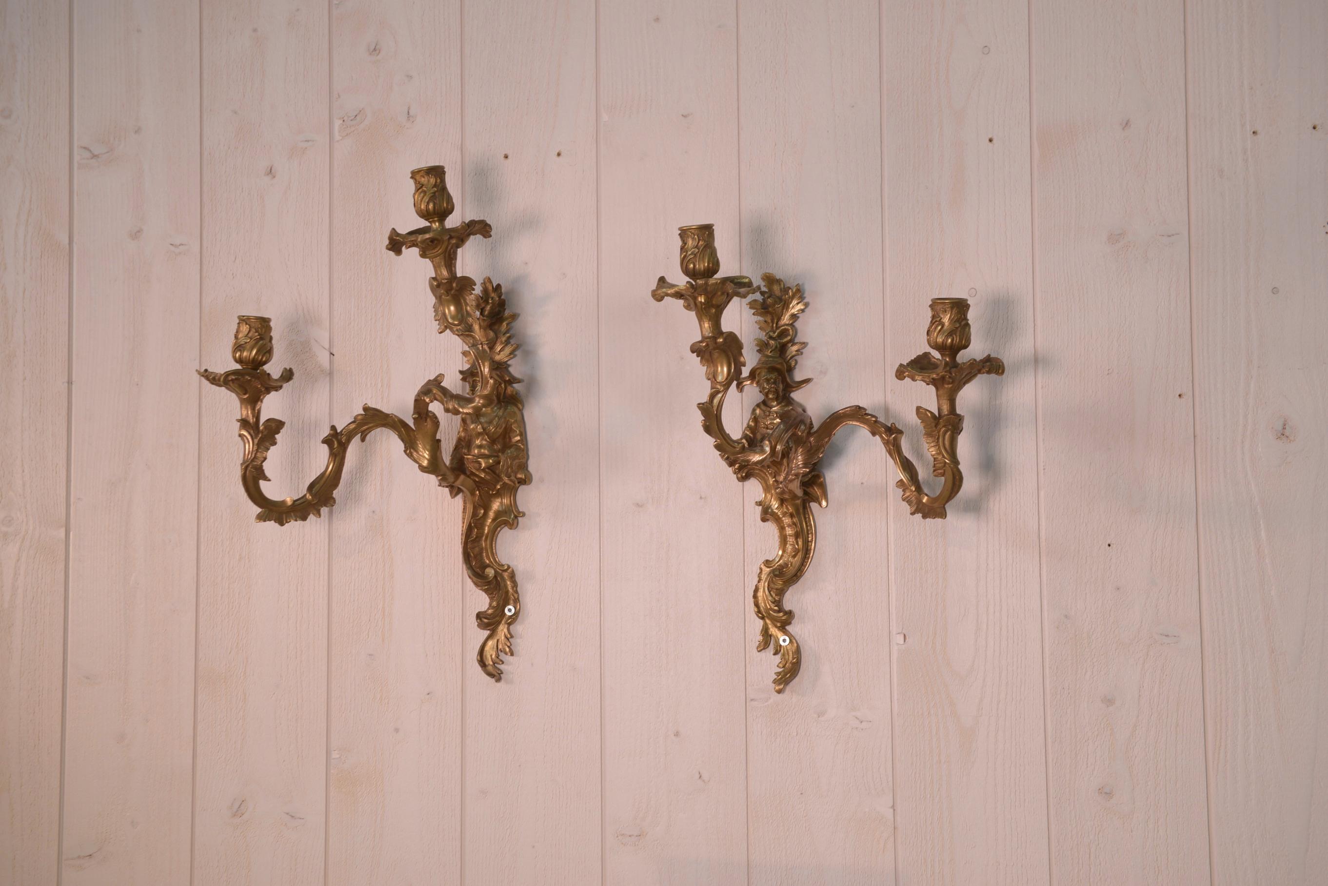Fino al XVIII secolo Paire d'appliques en bronze milieu du 18ème siècle in vendita