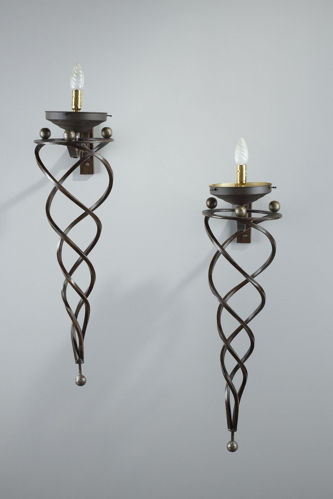 Pair of wrought iron Art Deco sconces For Sale 5