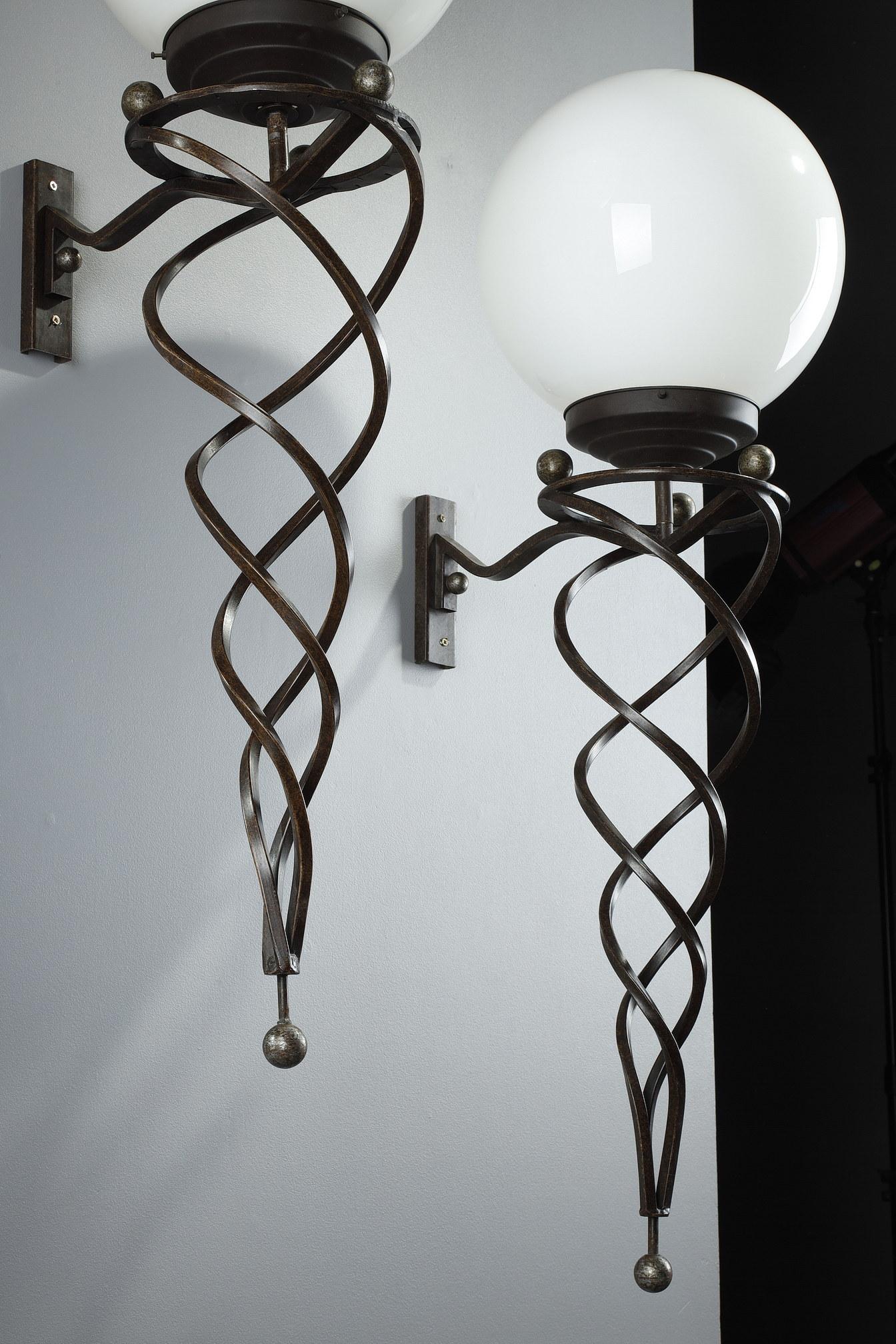 Italian Pair of wrought iron Art Deco sconces For Sale