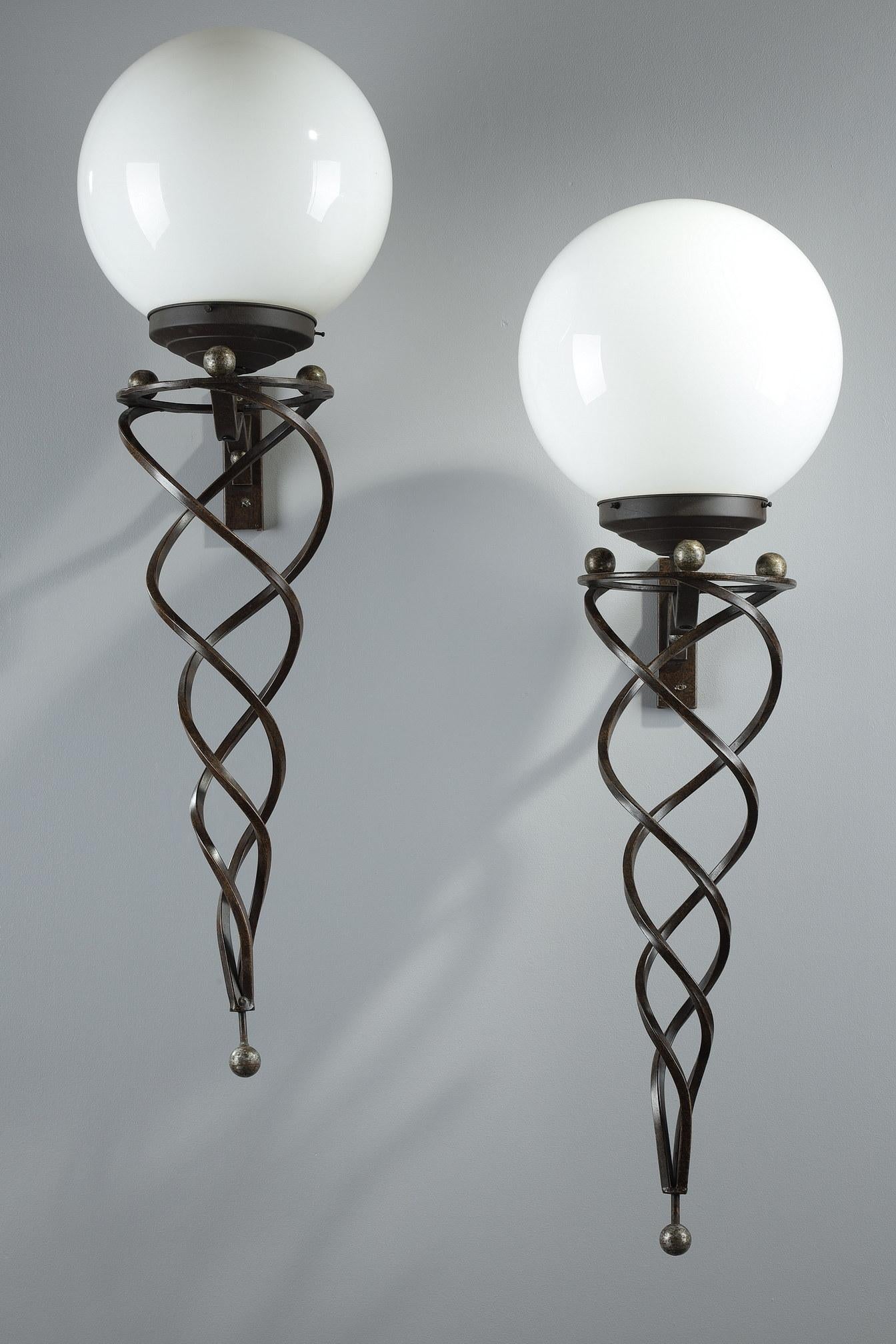 20th Century Pair of wrought iron Art Deco sconces For Sale