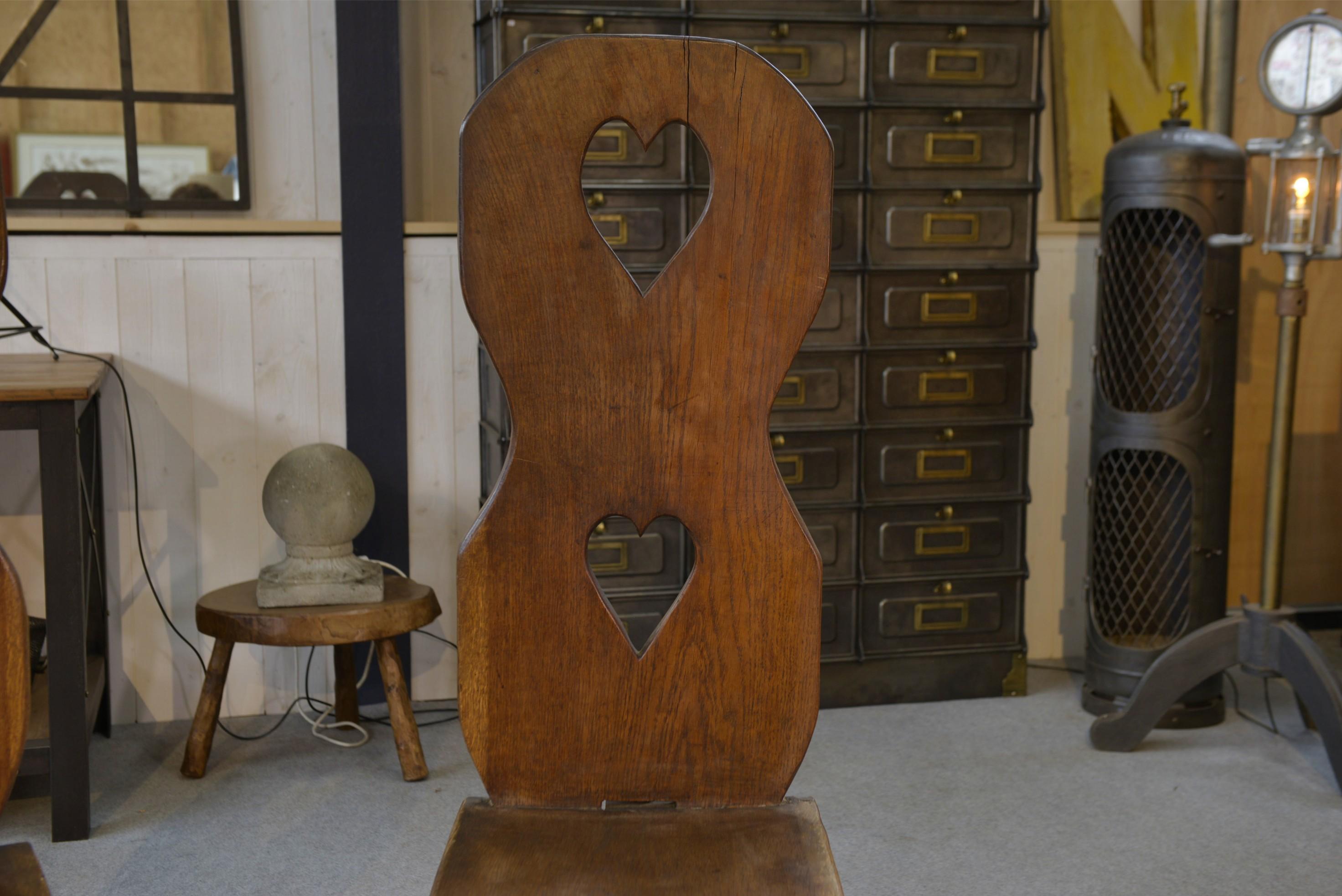 Par de chaises Art Populaire en chêne massif France fin XIXème Francés en venta