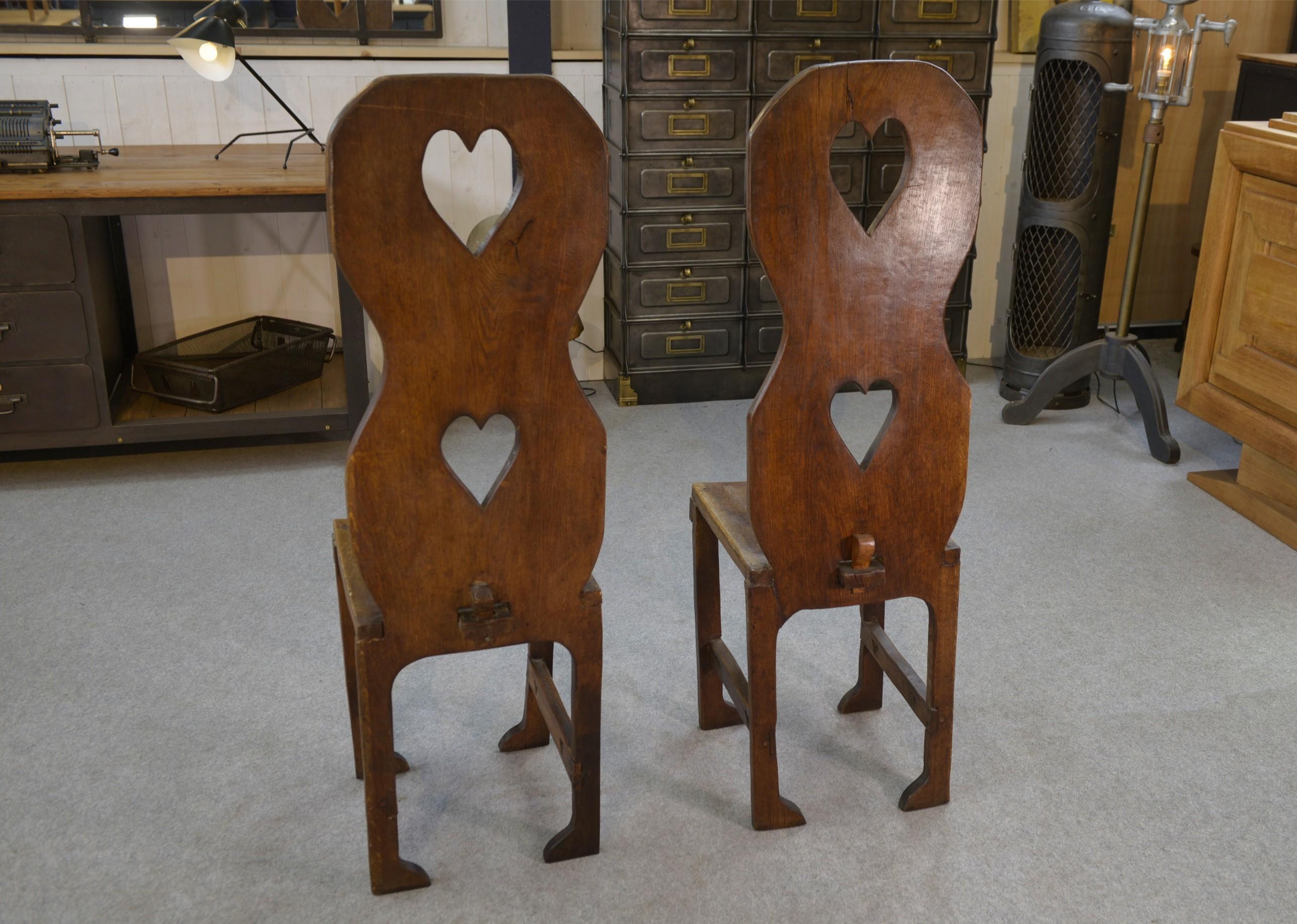 Par de chaises Art Populaire en chêne massif France fin XIXème en venta 3
