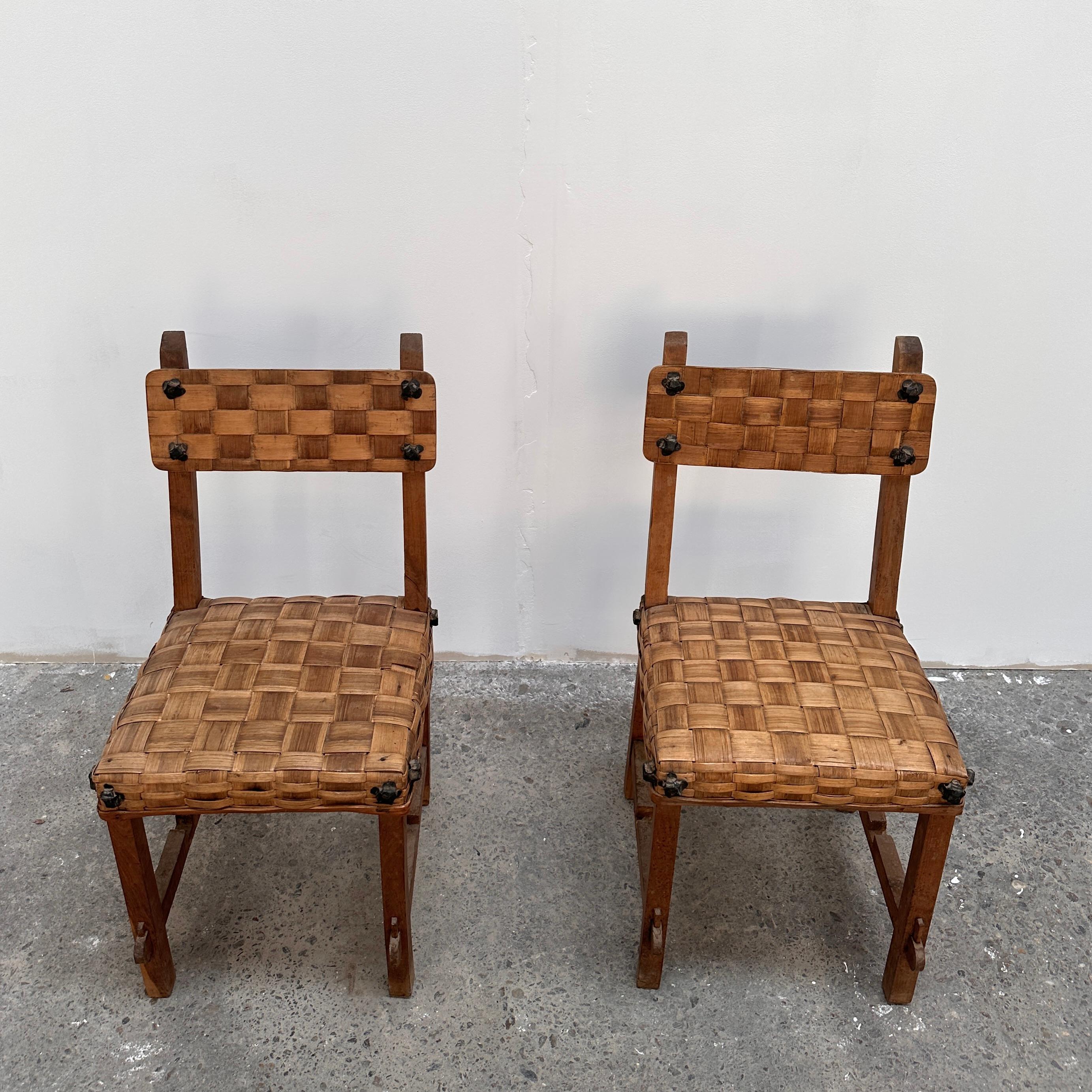 Paire de chaises en bois, circa 1930 6
