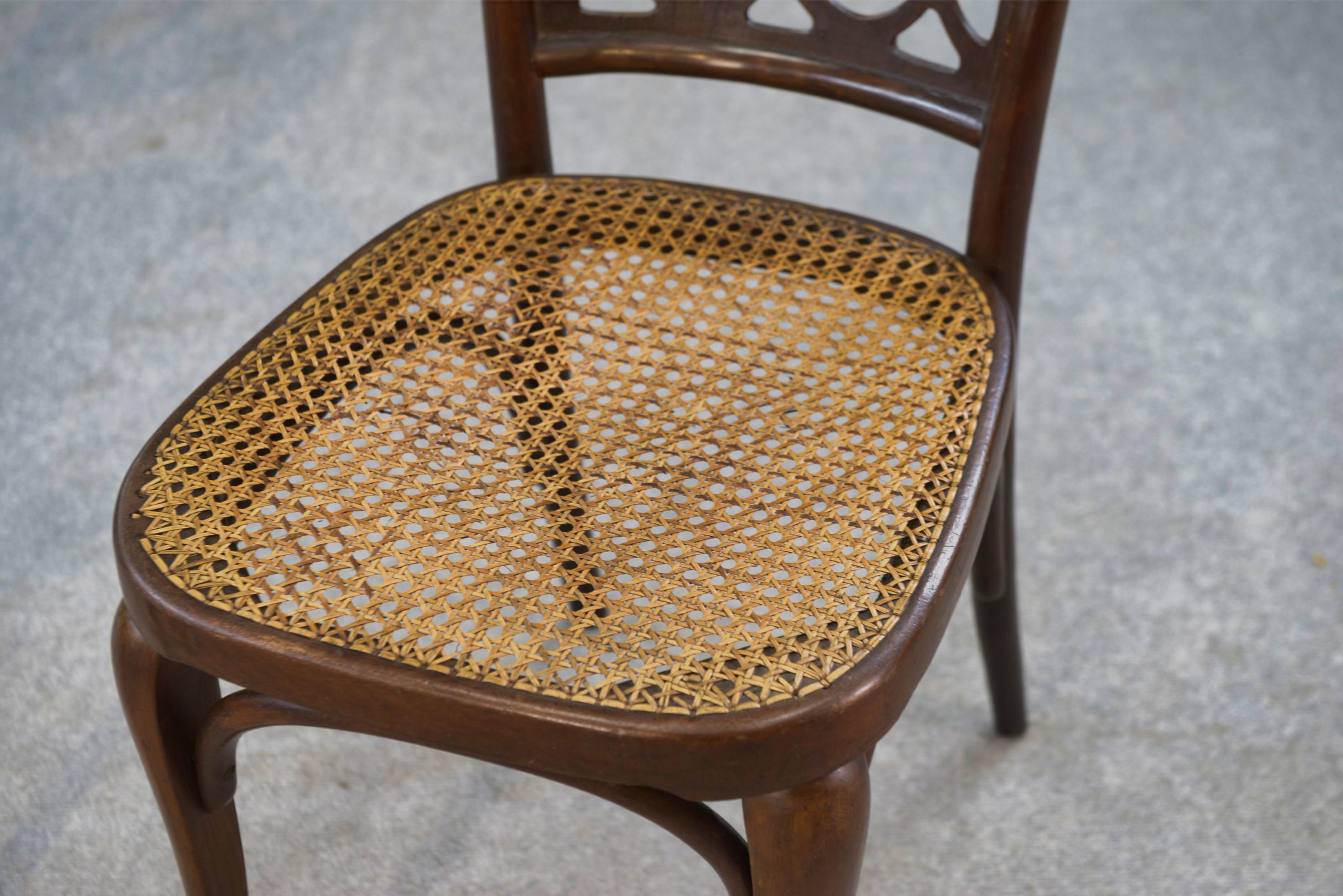 Paire de chaises en bois de hêtre courbé Art nouveau attribué à Koloman Moser For Sale 4