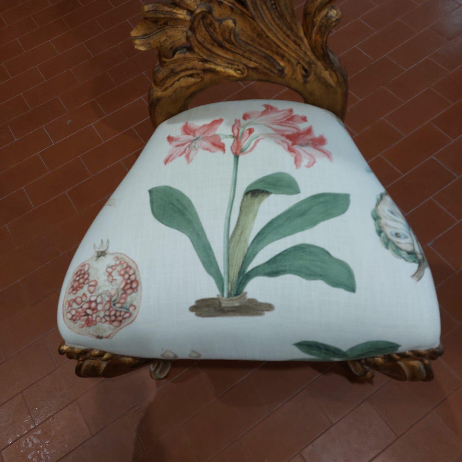 Paire de chaises Rococo en bois doré 7