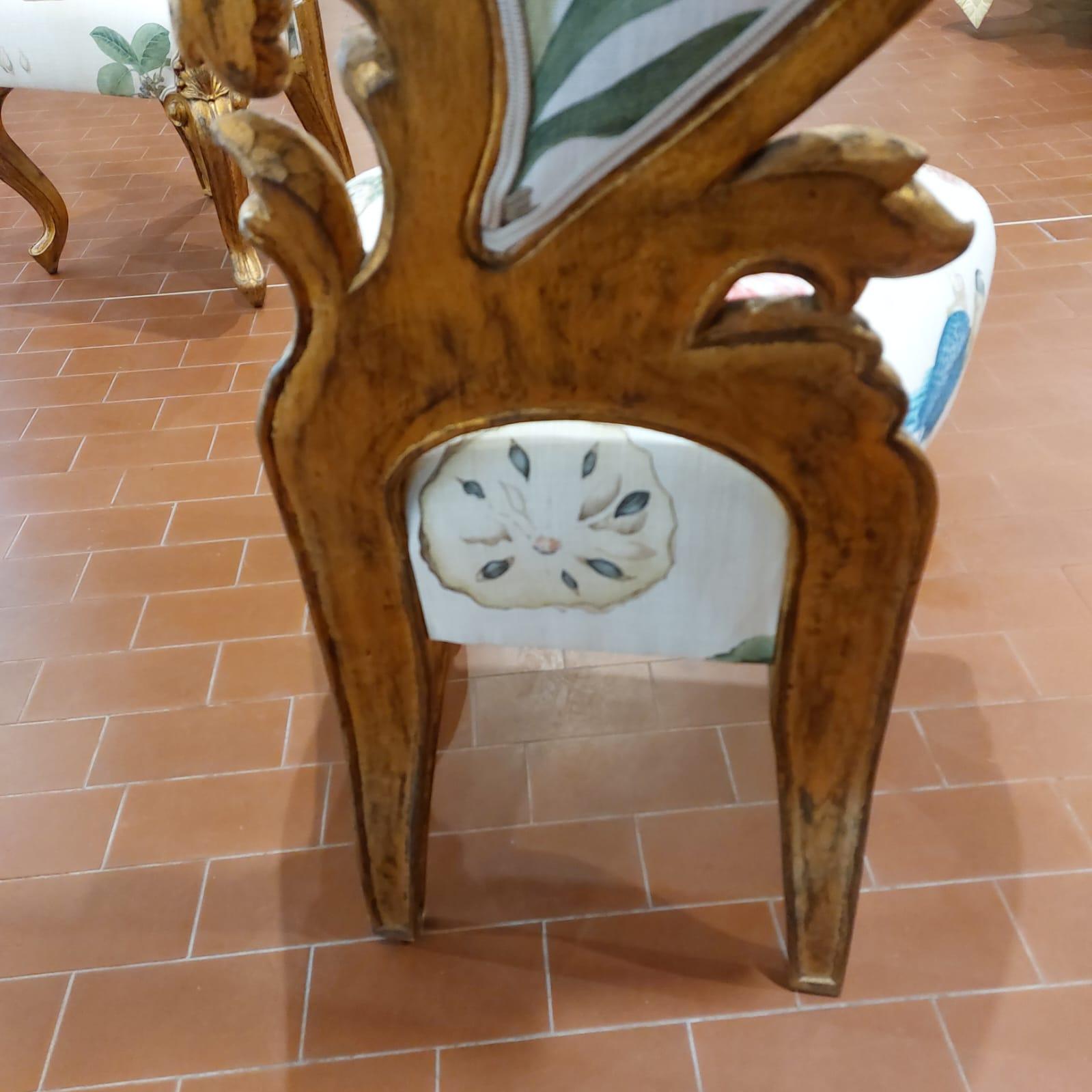 Paire de chaises Rococo en bois doré 4
