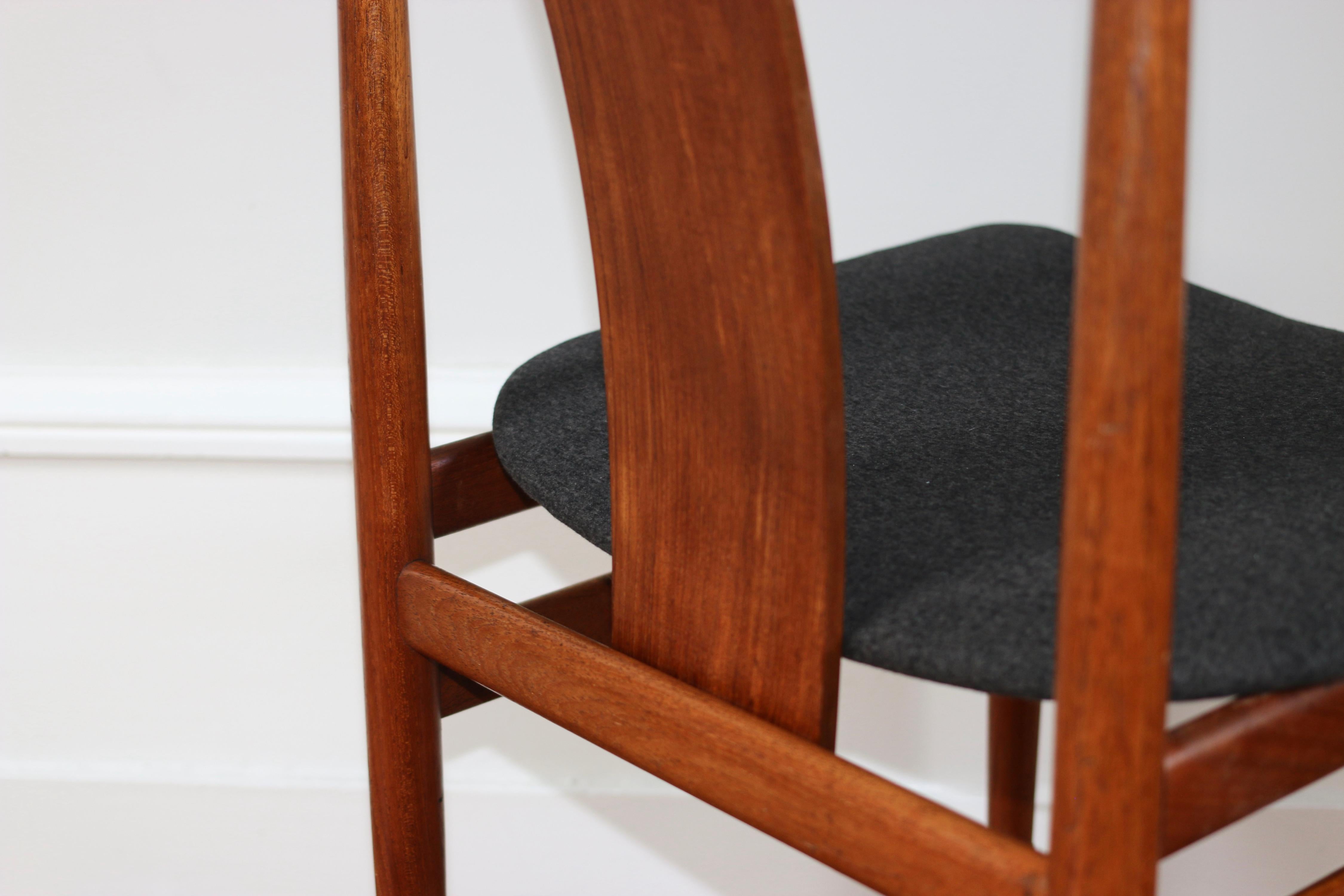 Teak Paire de chaises scandinave vintage teck henning Sorensen For Sale