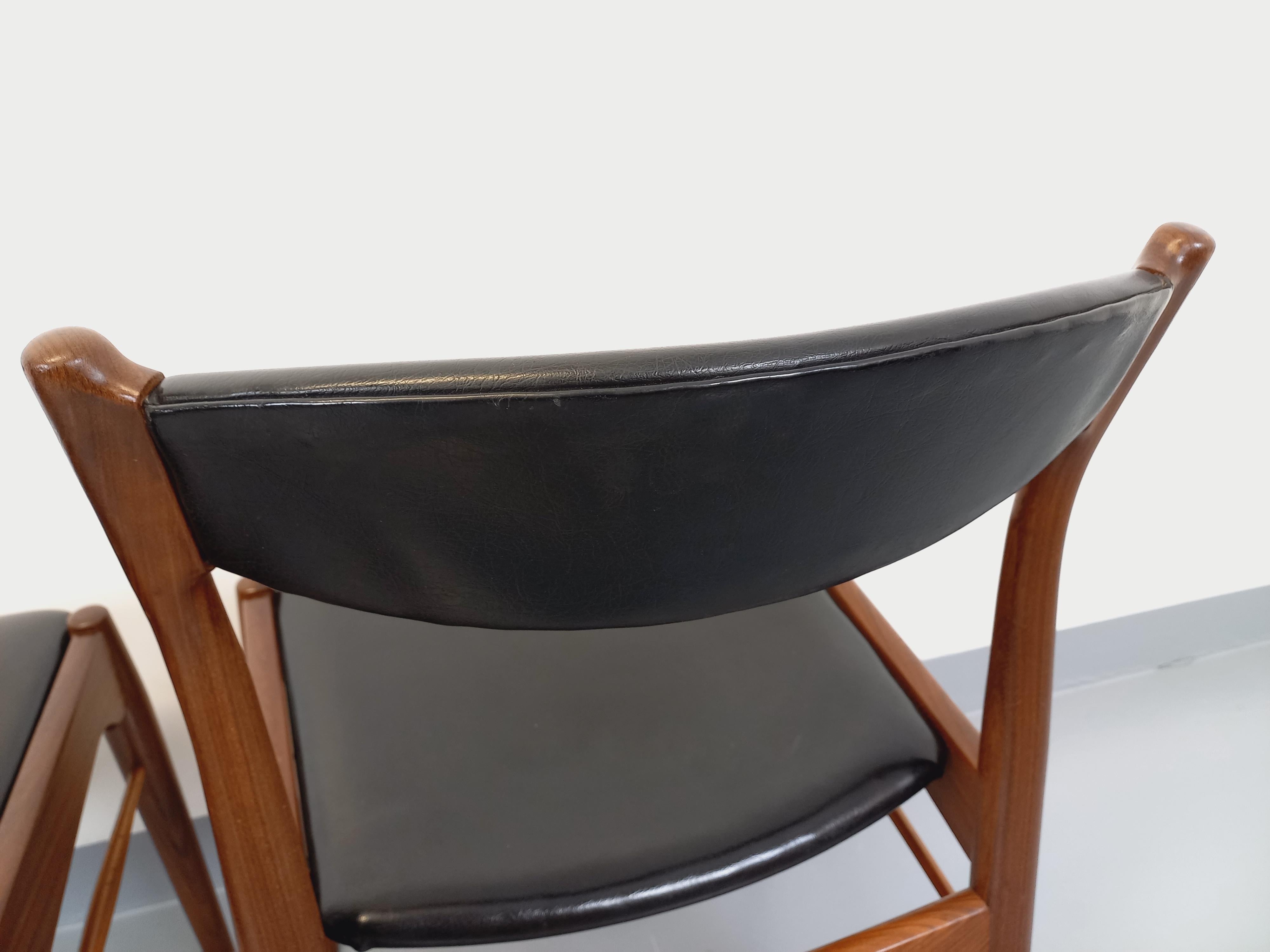 Paar skandinavische Liegestühle aus Teck und Skai aus den Jahren 50-60 im Angebot 5