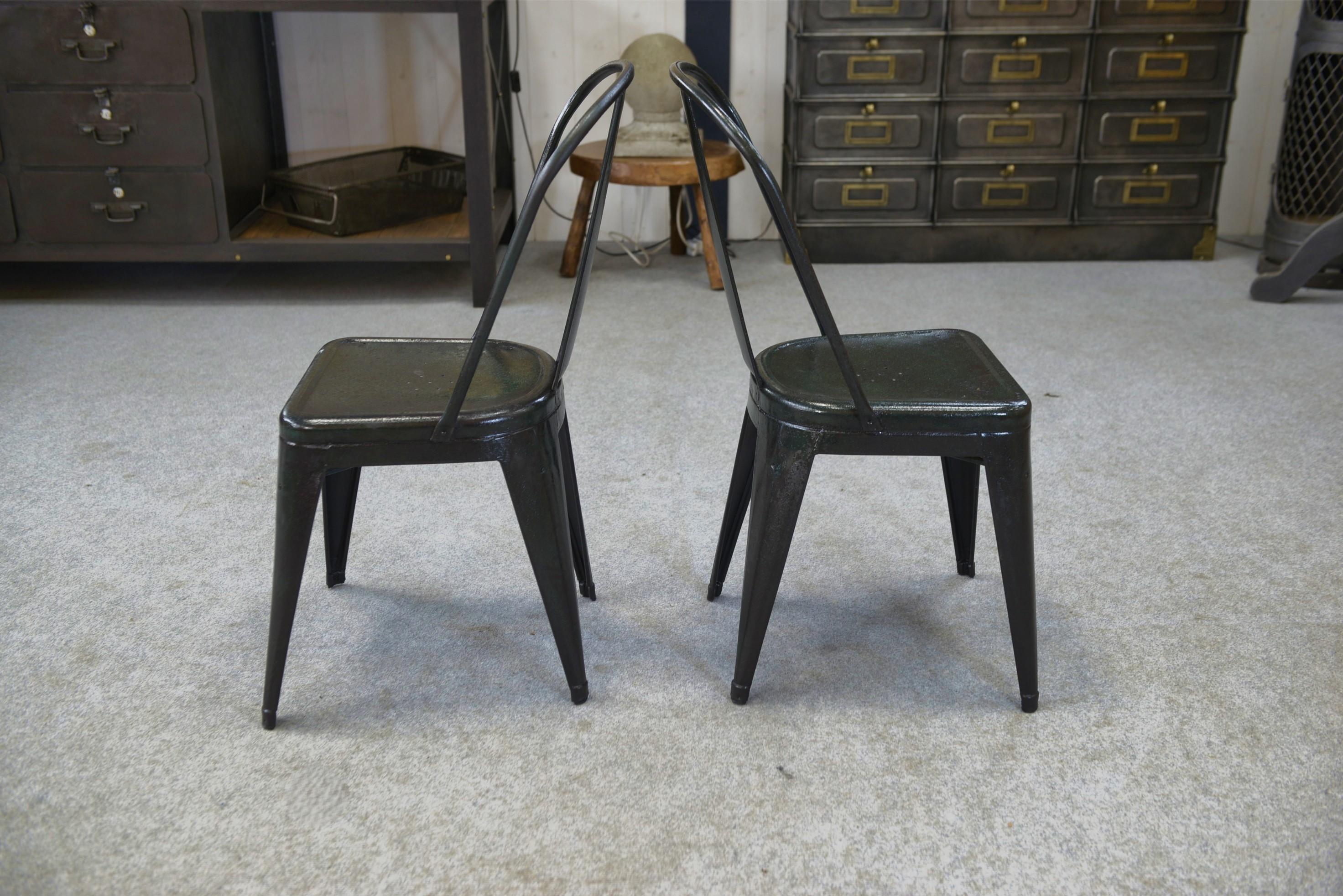 Paire de chaises Tolix par Xavier Pauchard première édition fin 1920's For Sale 4