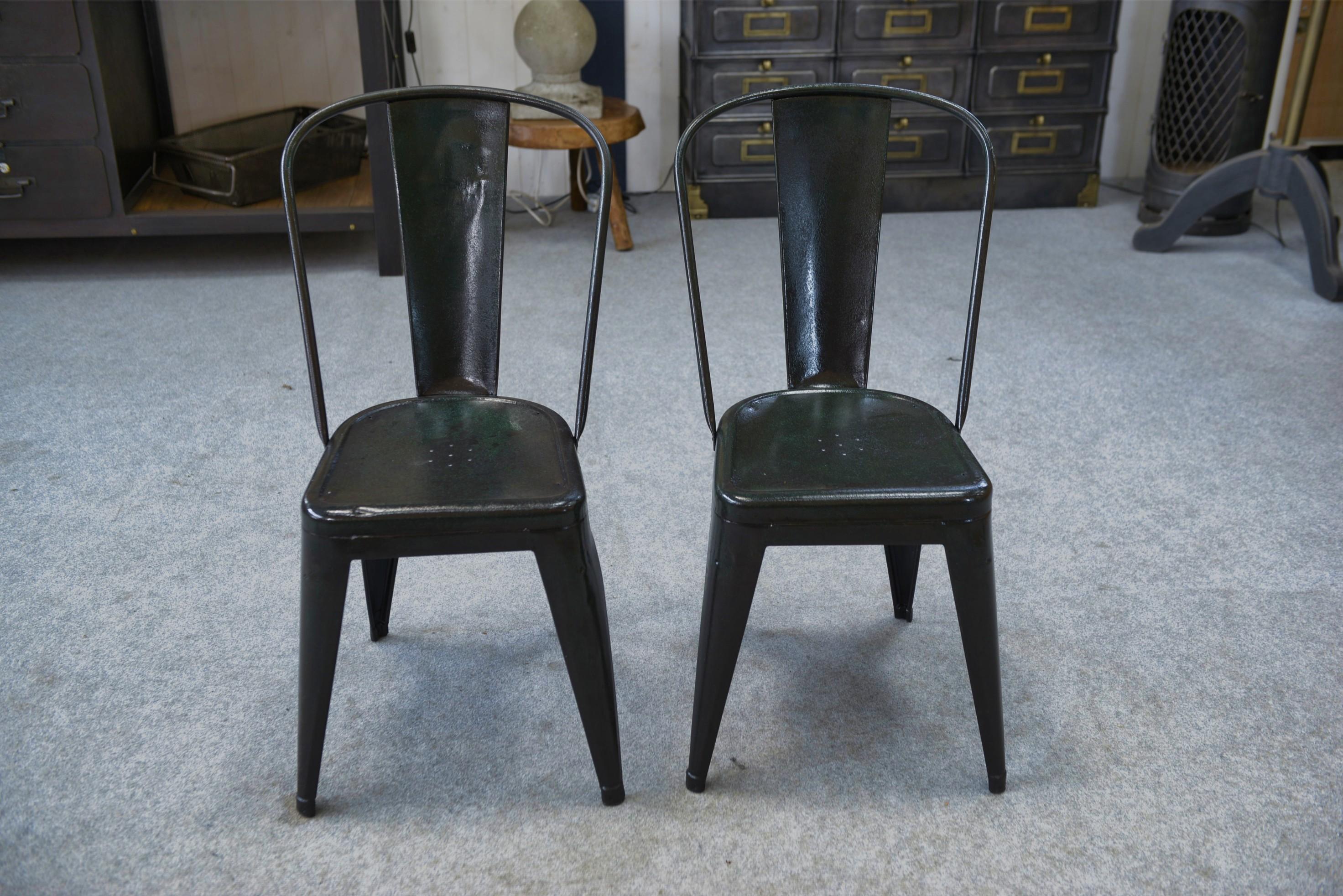 French Paire de chaises Tolix par Xavier Pauchard première édition fin 1920's For Sale