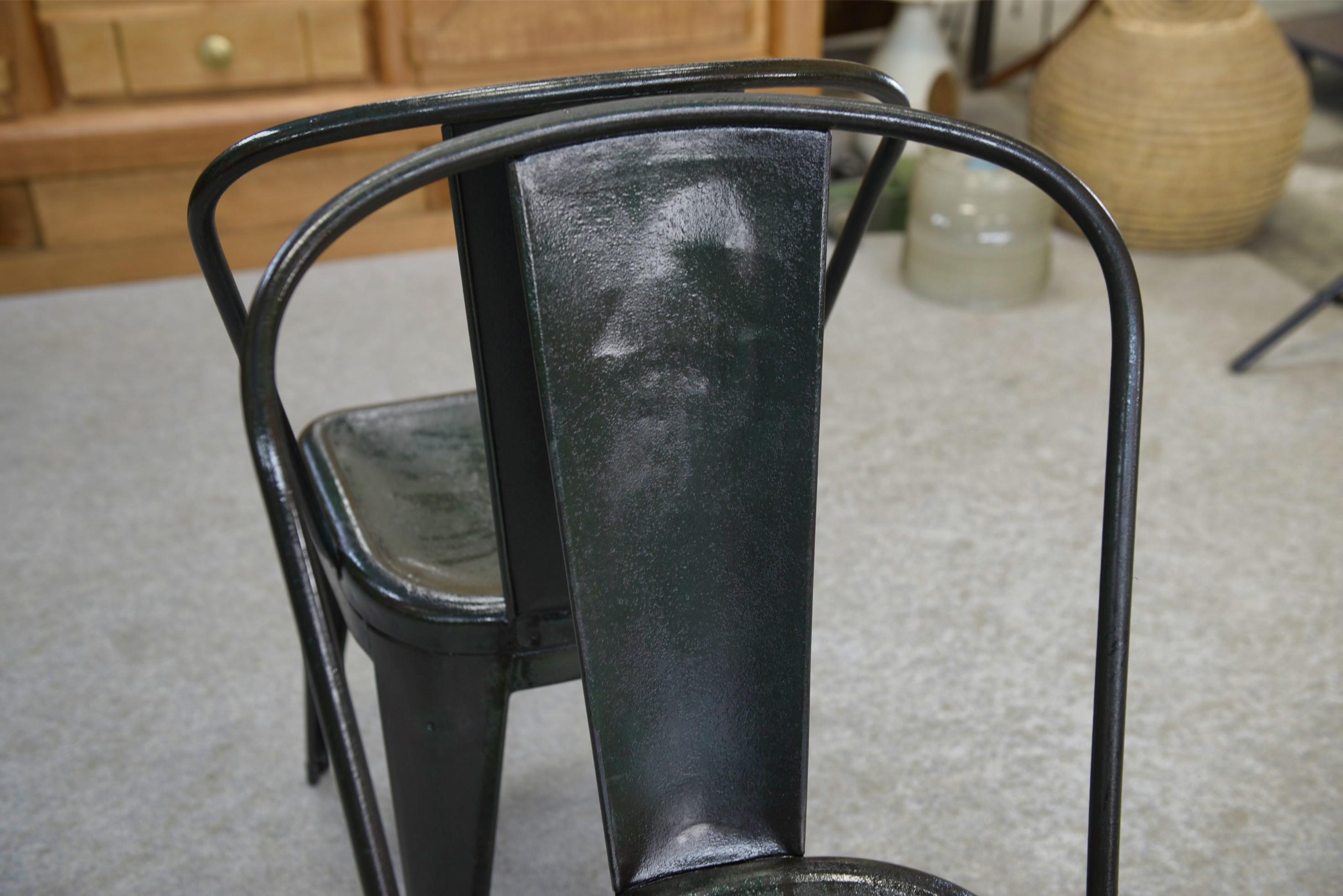 Paire de chaises Tolix par Xavier Pauchard première édition fin 1920's In Good Condition For Sale In TOURCOING, FR
