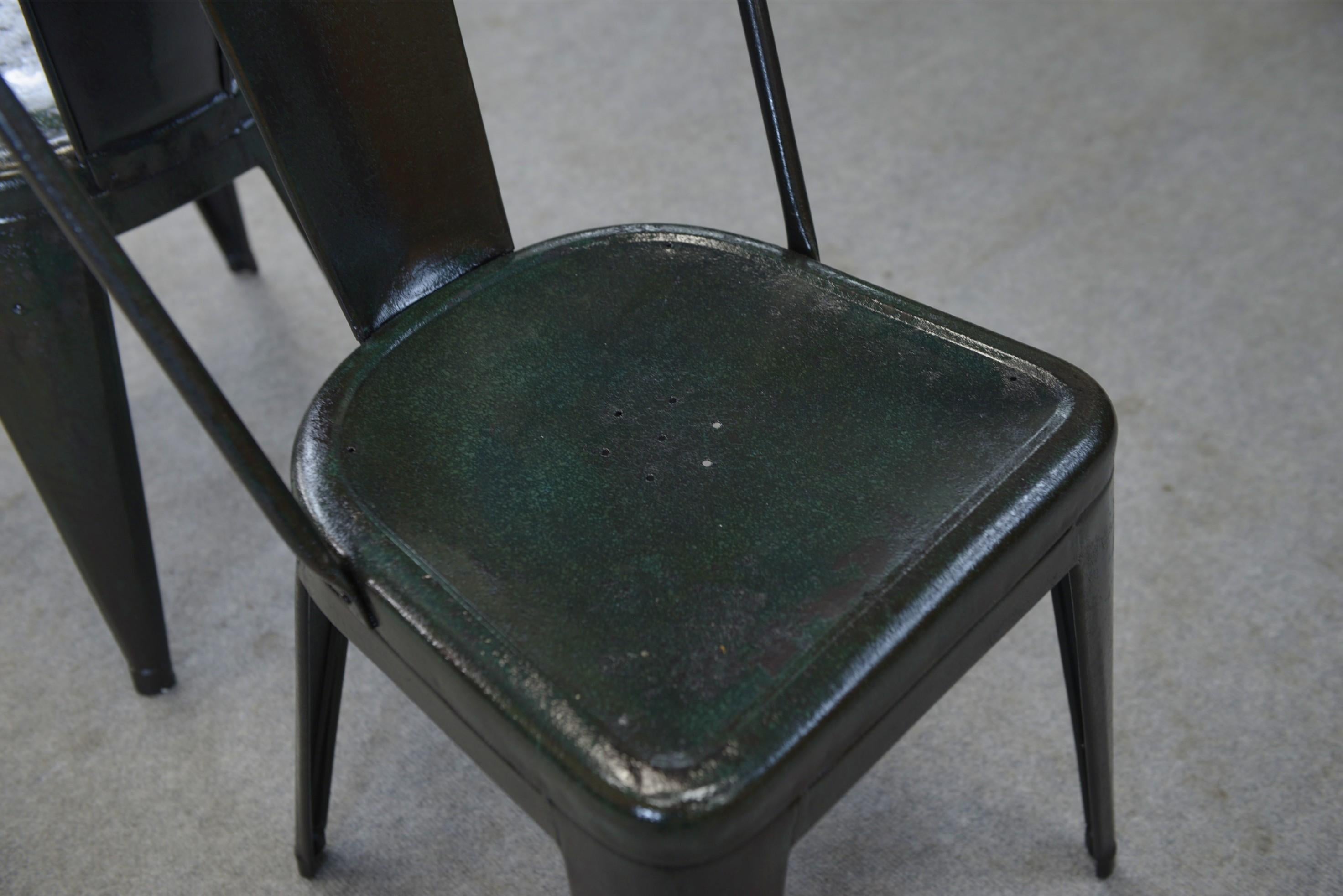 Paire de chaises Tolix par Xavier Pauchard première édition fin 1920's For Sale 2