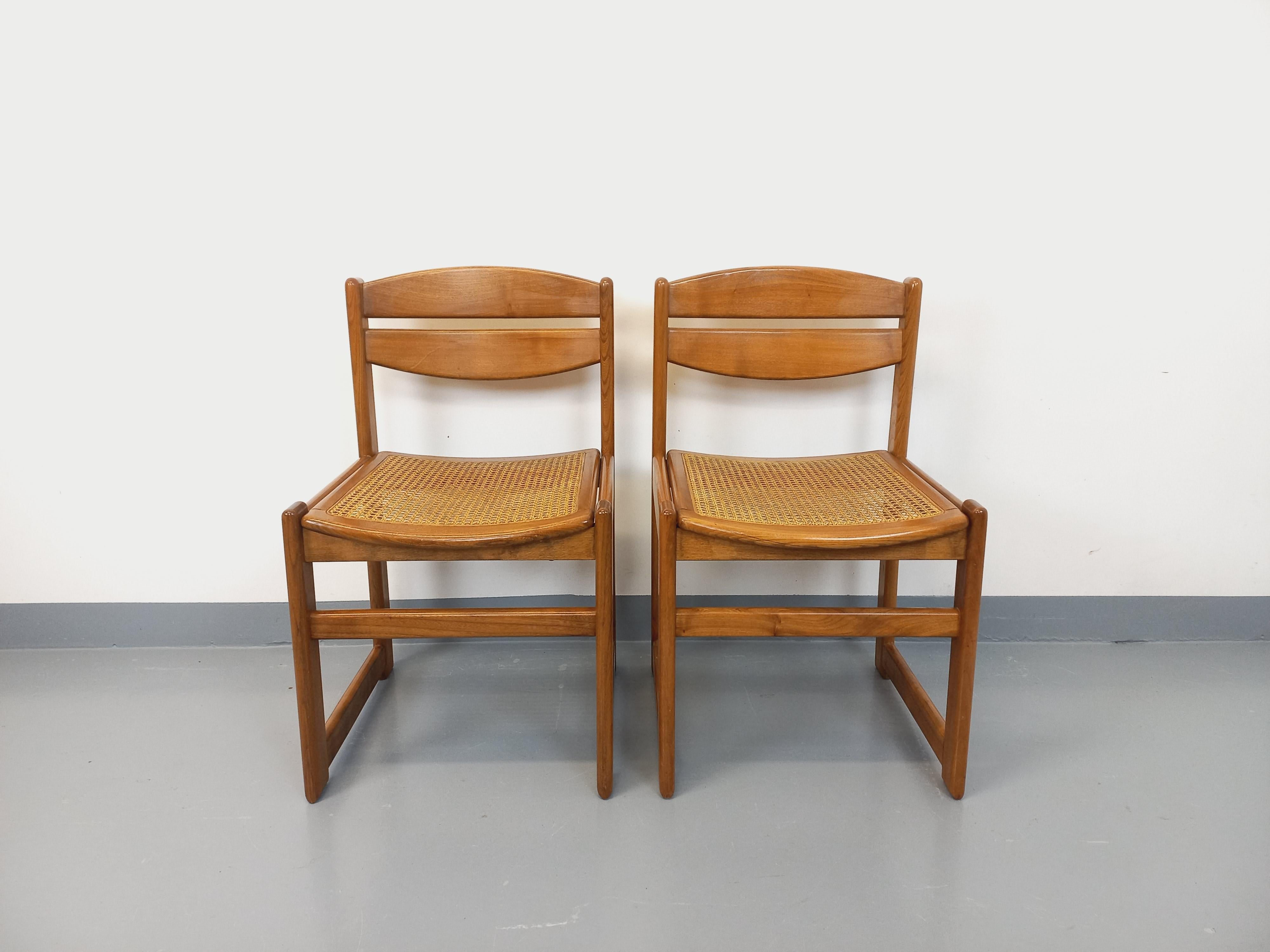 Coppia di chaise traîneau vintage in bois de hêtre e cannage degli anni 70 80 in vendita 5