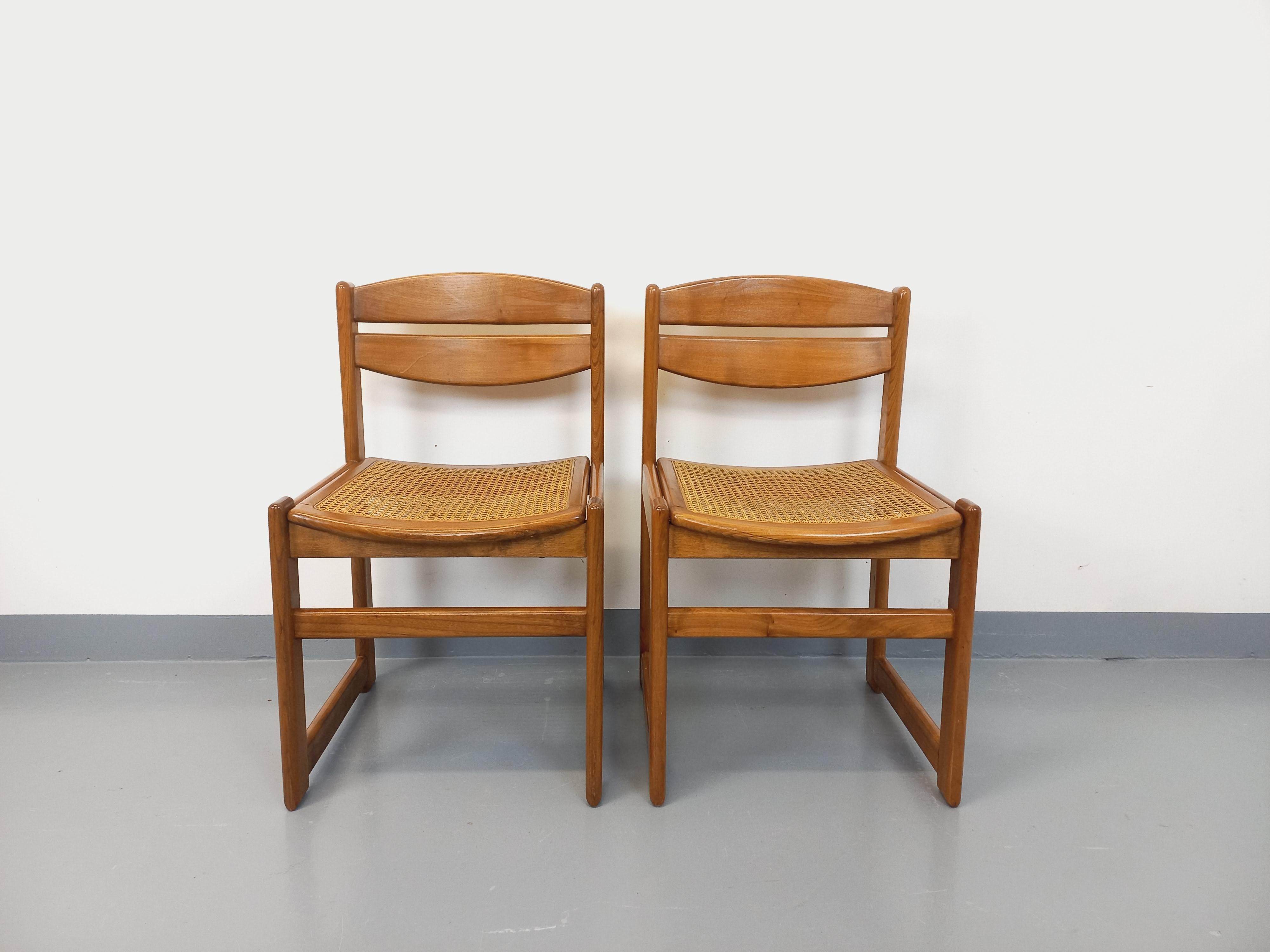 Coppia di chaise traîneau vintage in bois de hêtre e cannage degli anni 70 80 in vendita 6