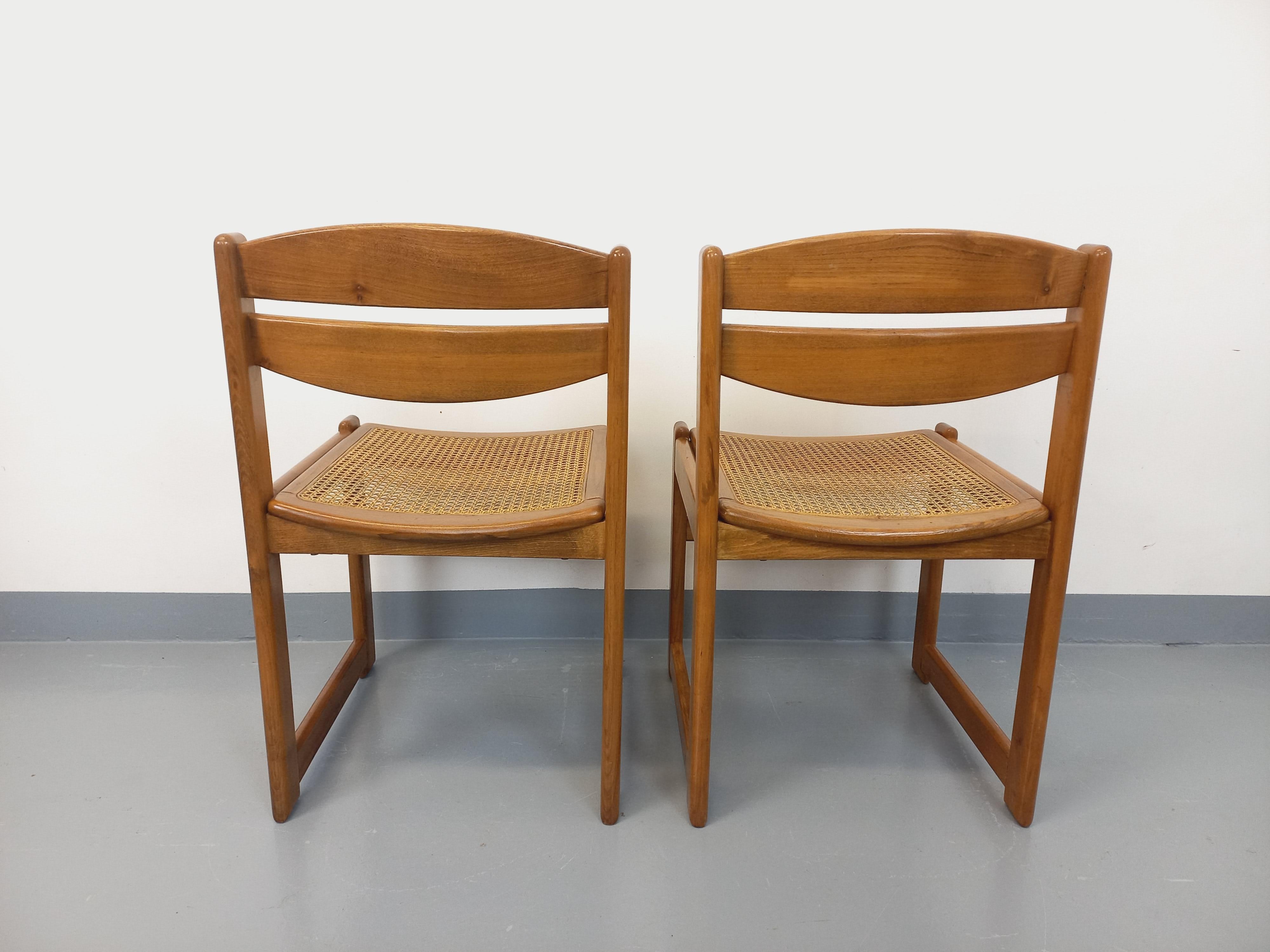 Coppia di chaise traîneau vintage in bois de hêtre e cannage degli anni 70 80 in vendita 2