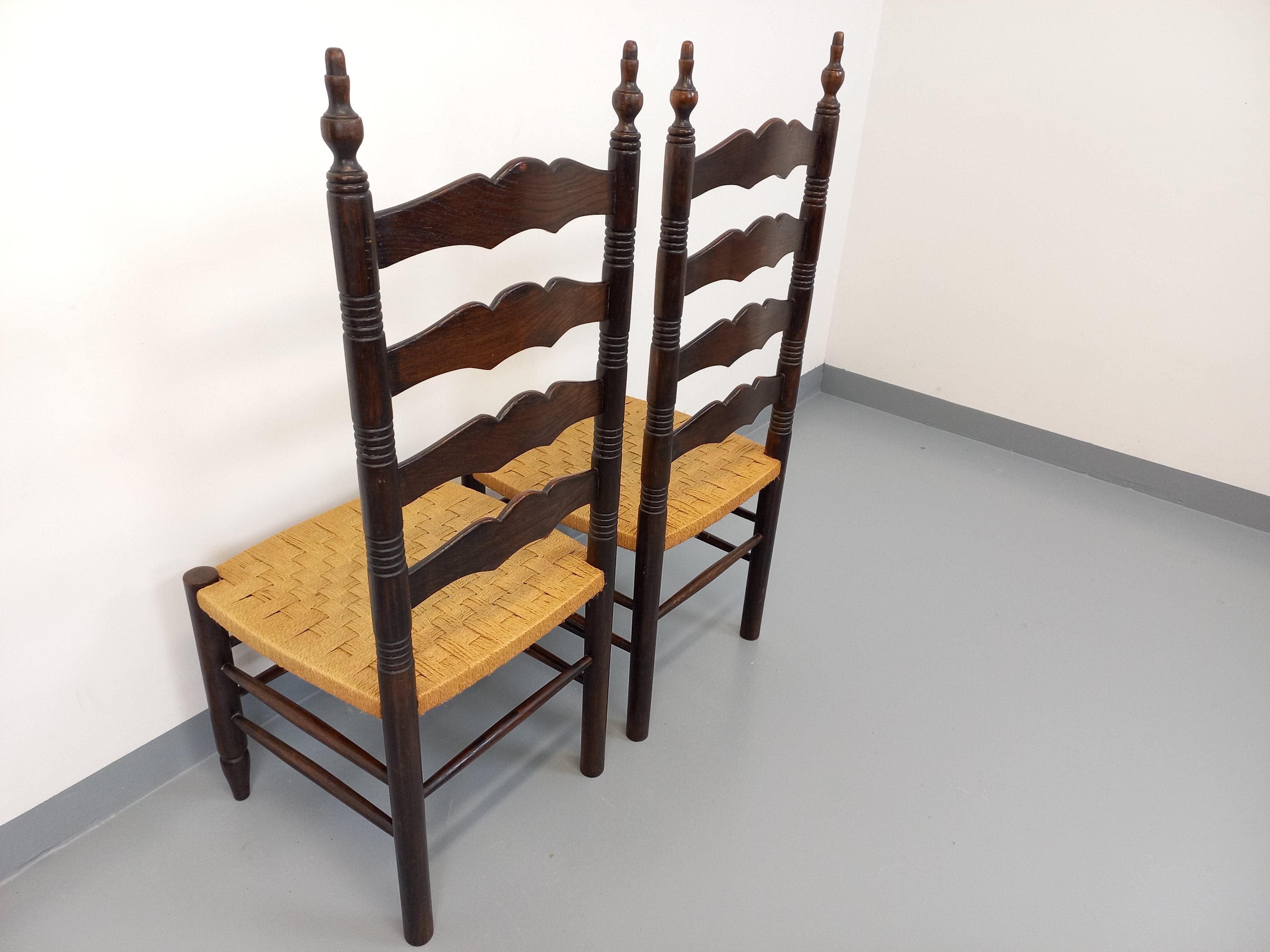 Paare von Liegen im Vintage Arts & Craft Stil Antonio's aus Holz im Angebot 5