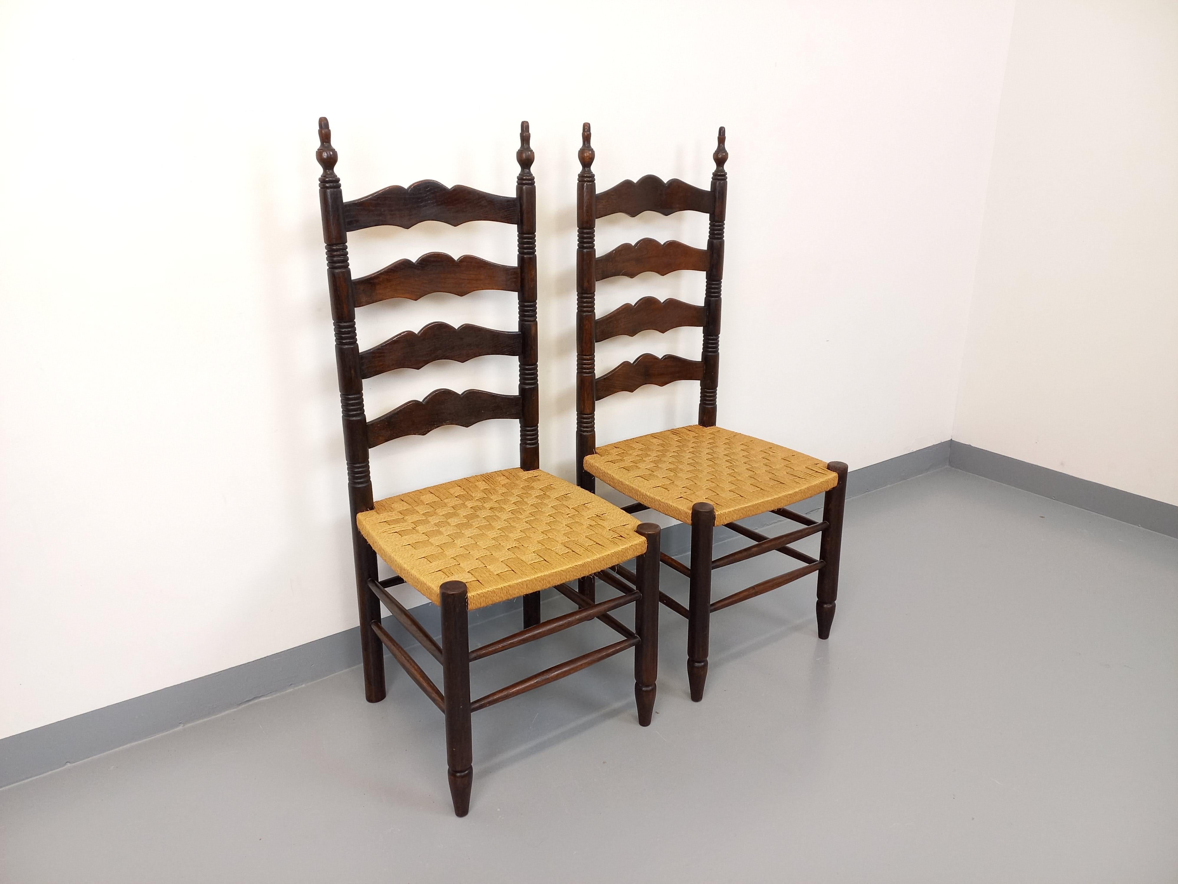Paare von Liegen im Vintage Arts & Craft Stil Antonio's aus Holz im Angebot 9