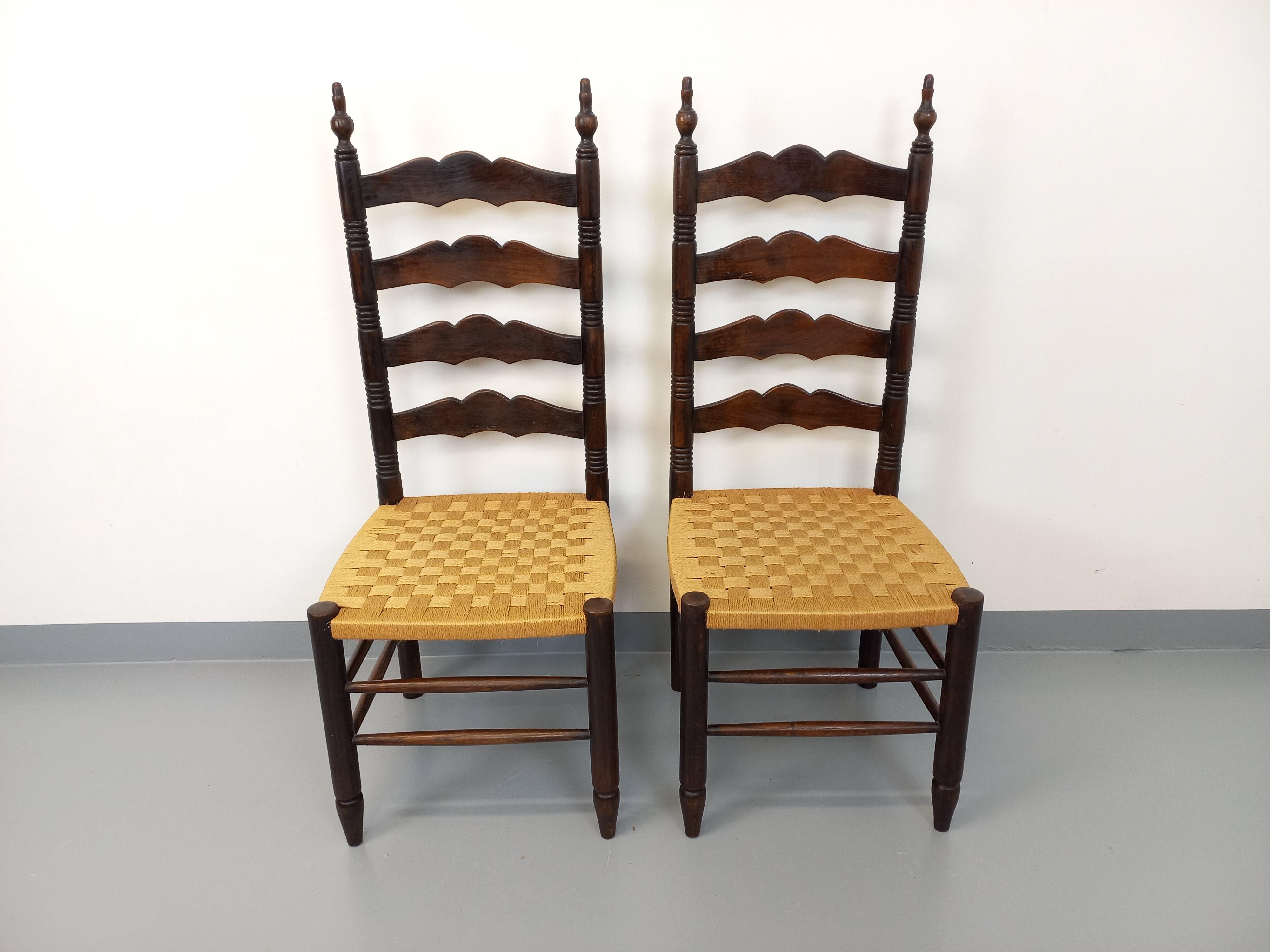 Paare von Liegen im Vintage Arts & Craft Stil Antonio's aus Holz im Angebot 10