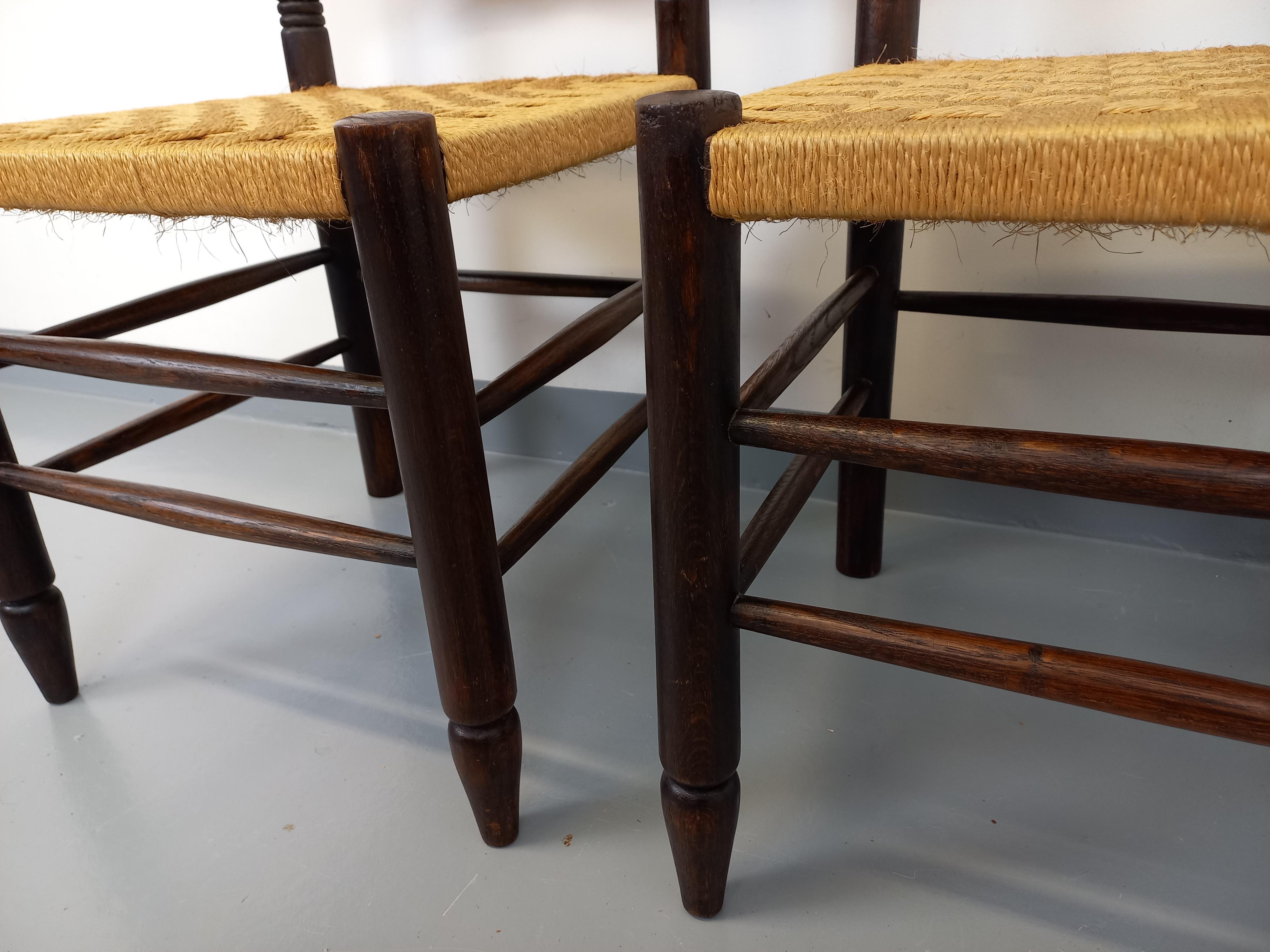 Paare von Liegen im Vintage Arts & Craft Stil Antonio's aus Holz im Angebot 1