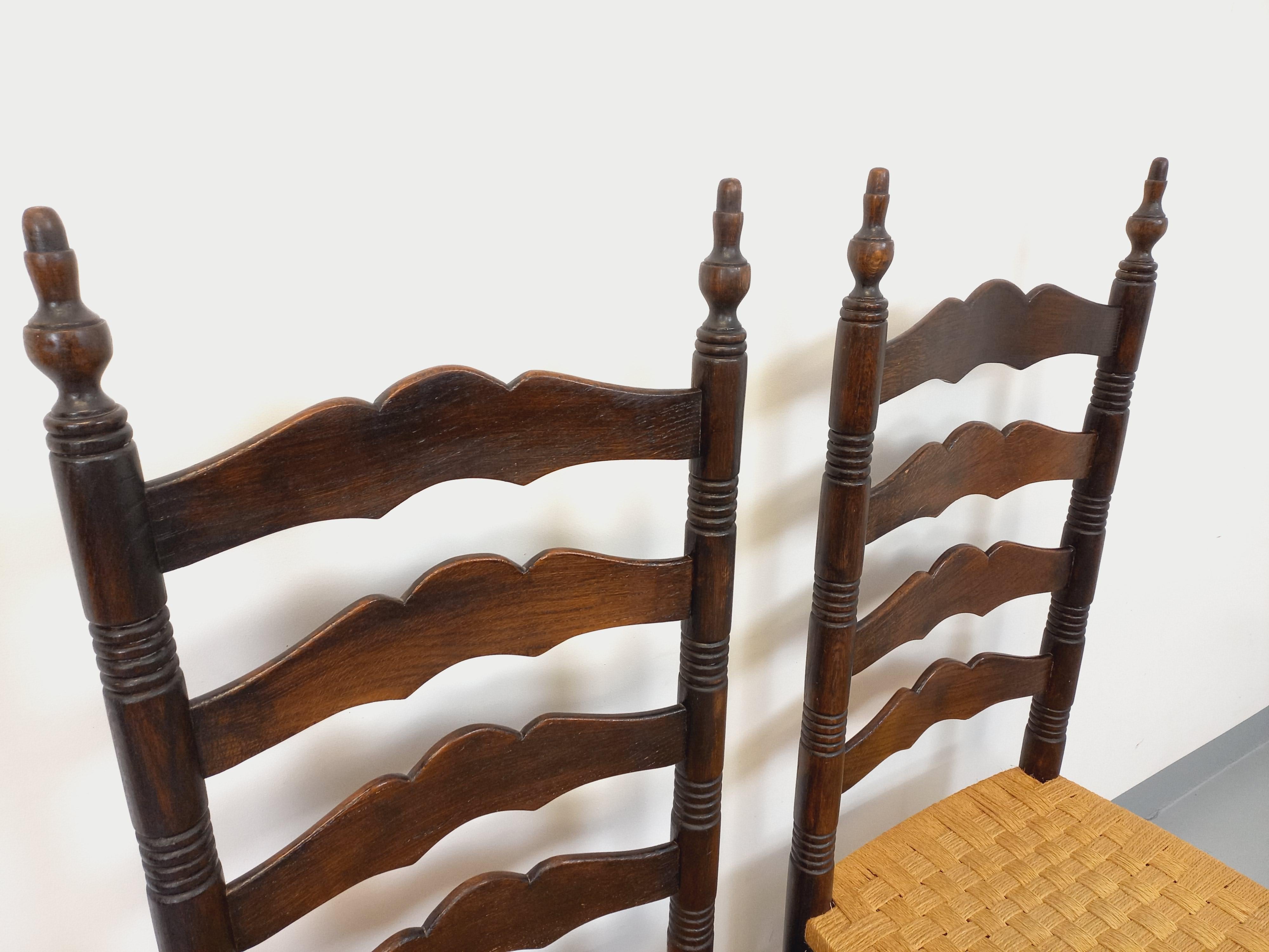 Paare von Liegen im Vintage Arts & Craft Stil Antonio's aus Holz im Angebot 2