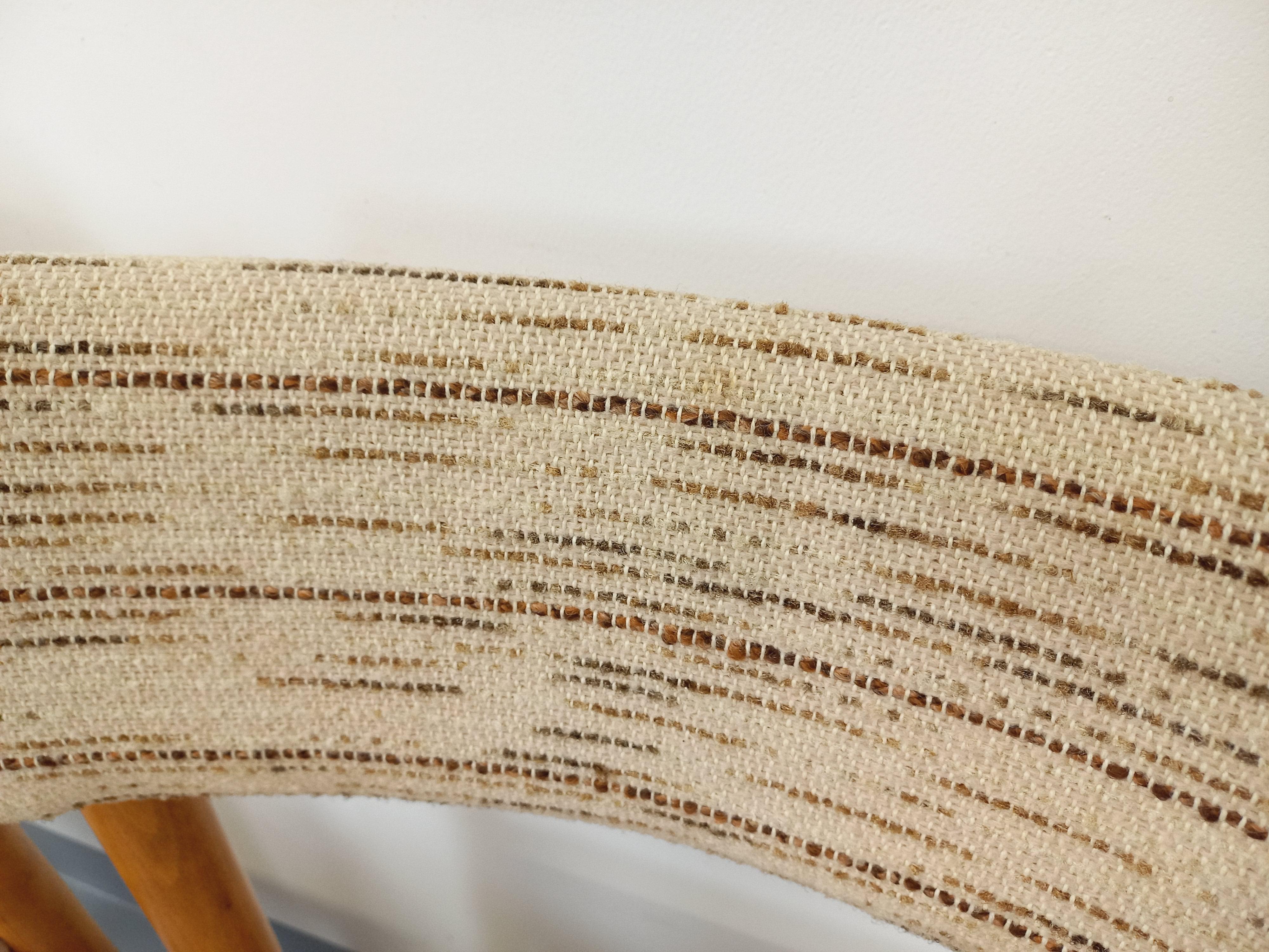 Coppia di chaise vintage Boi in legno e tessuto degli anni '70 in vendita 8