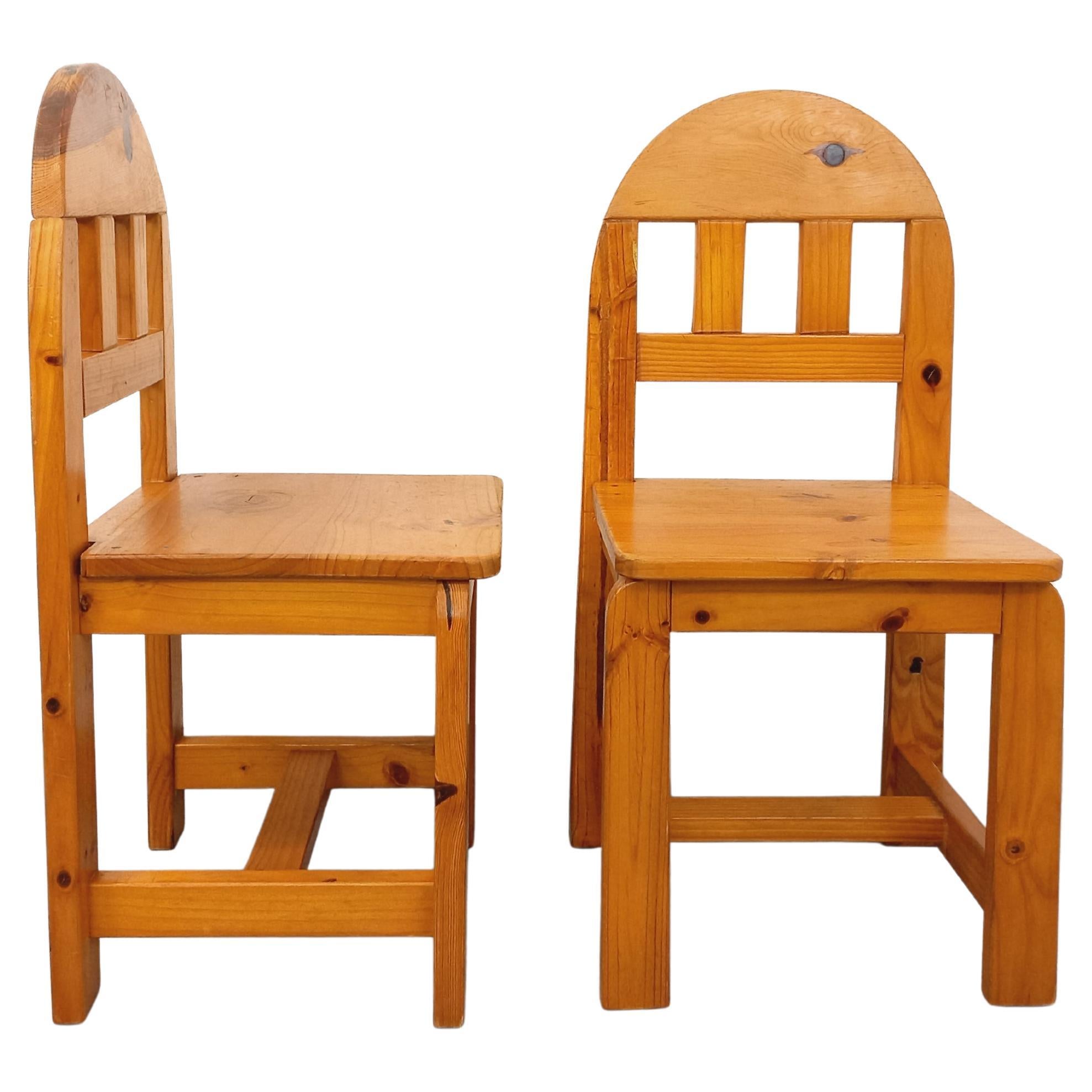 Paire de chaises vintage en pin des années 70 80 For Sale