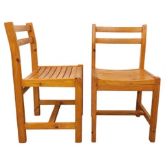 Paire de chaises vintage en pin des années 70
