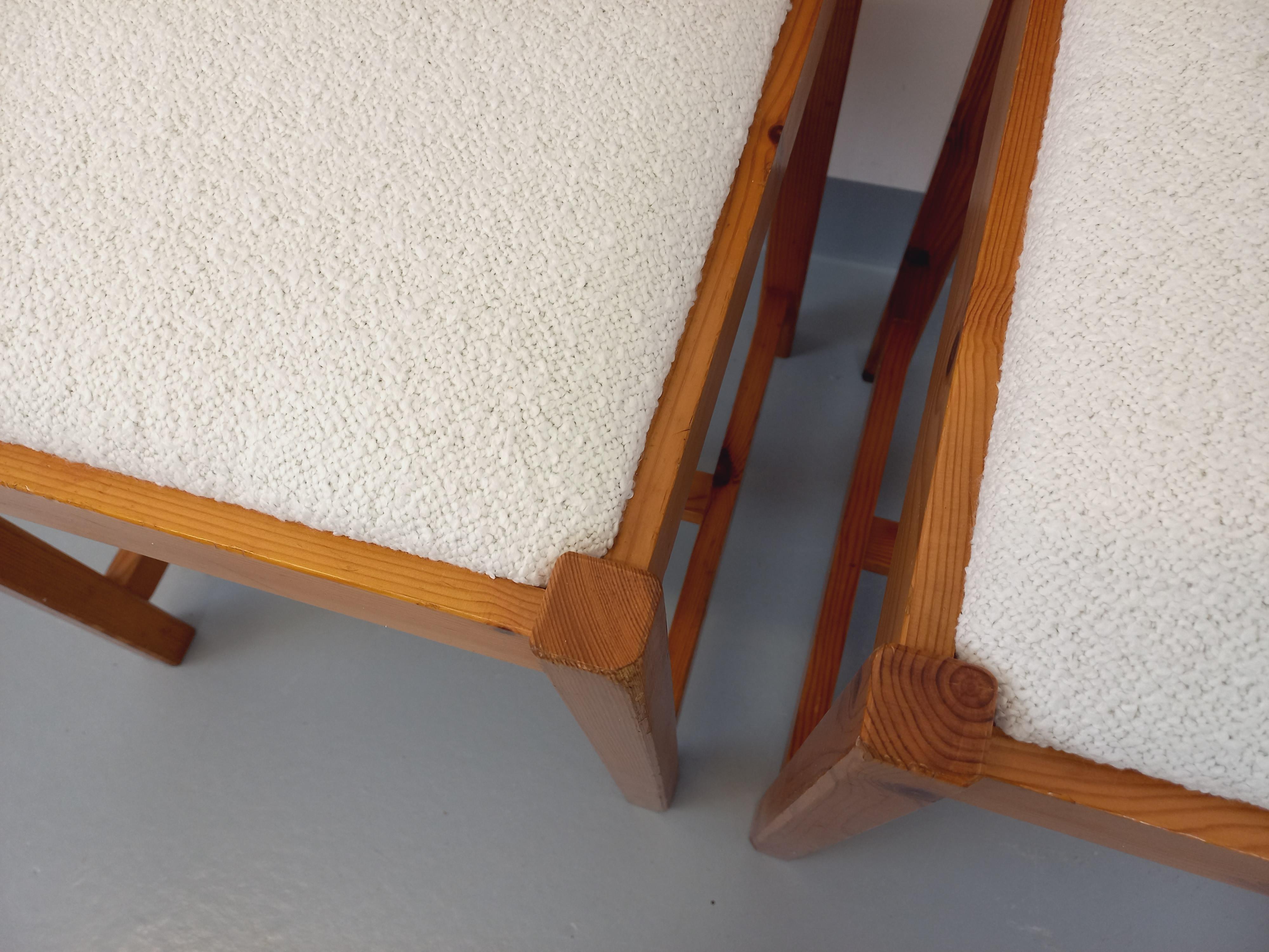 Coppia di chaise vintage in spillo e tessuto bouclette bianco degli anni '70 in vendita 2