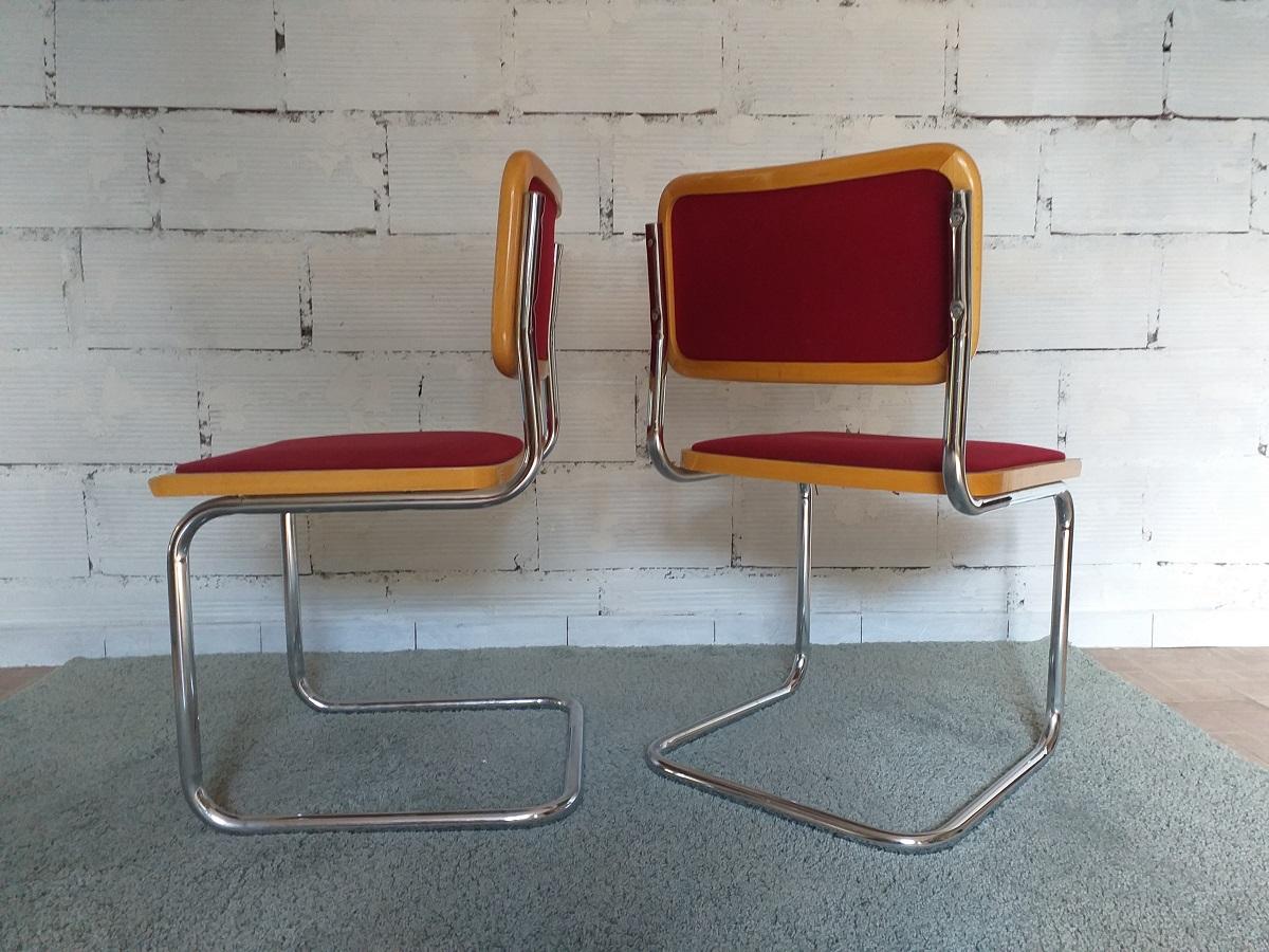 Européen Paire de chaises vintage en vente