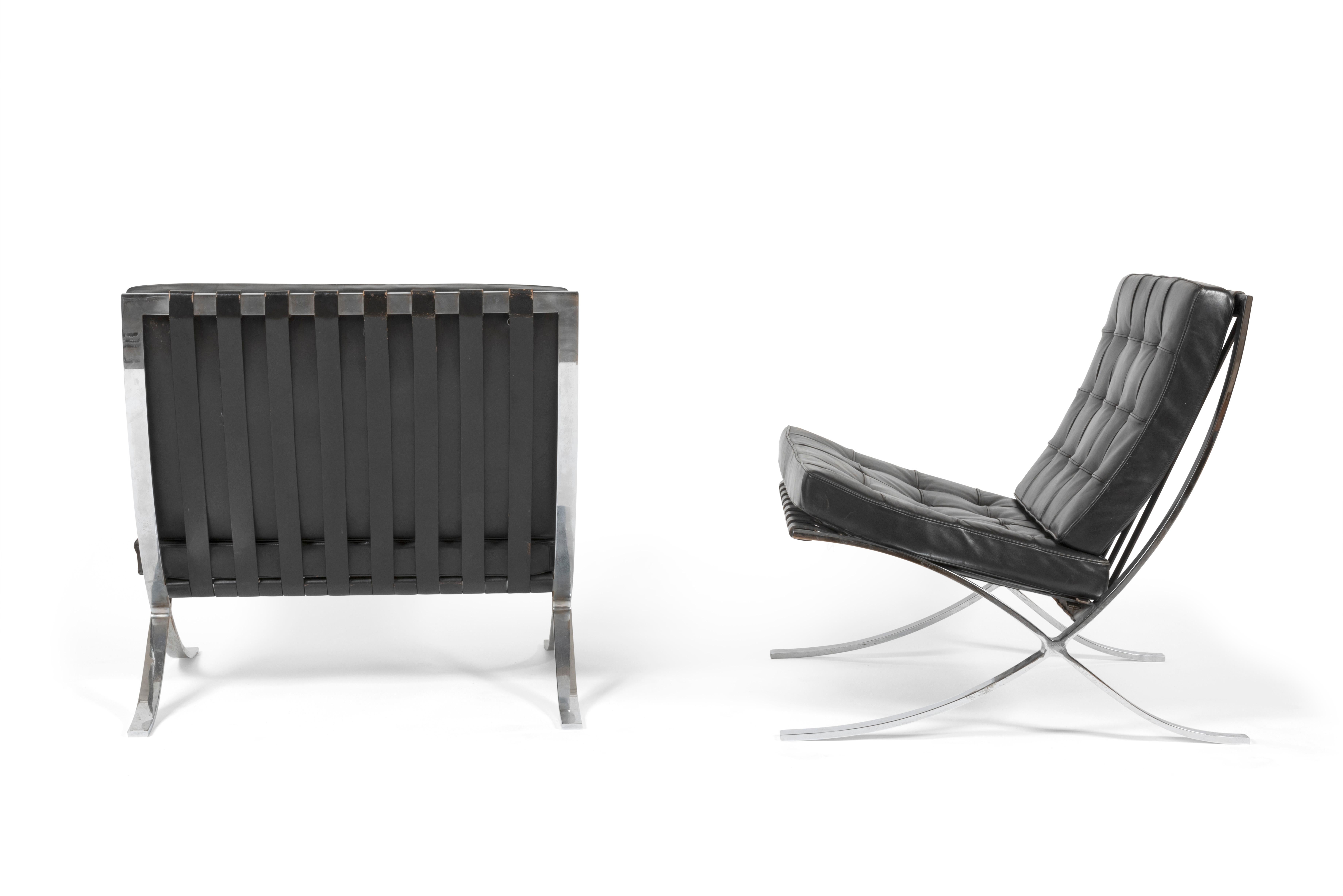 Mid-Century Modern Paire de chauffeuses Barcelona de Ludwig Mies Van der Rohe, 1929 For Sale