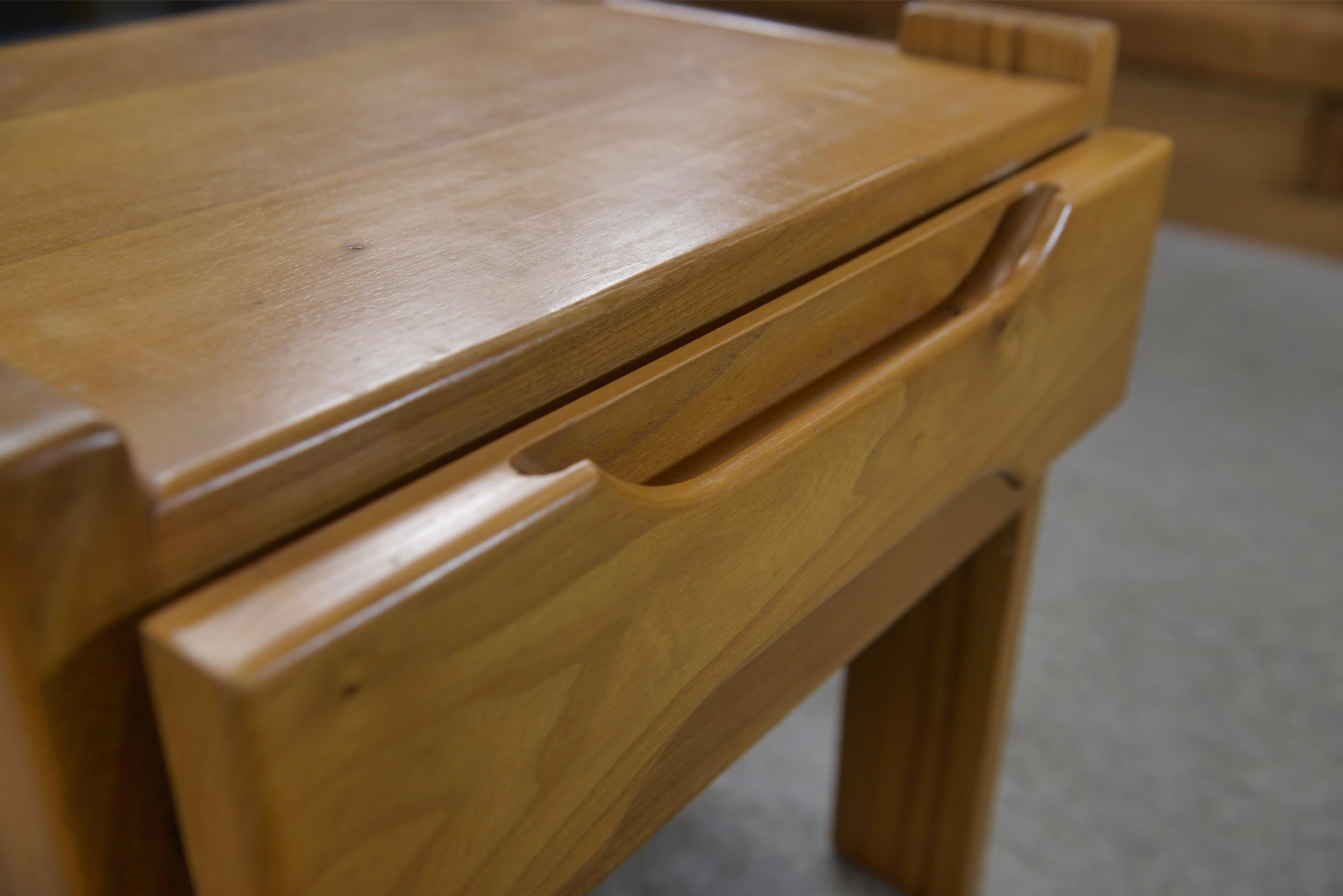 Late 20th Century Paire de chevets en orme pour Maison REGAIN 1970's For Sale